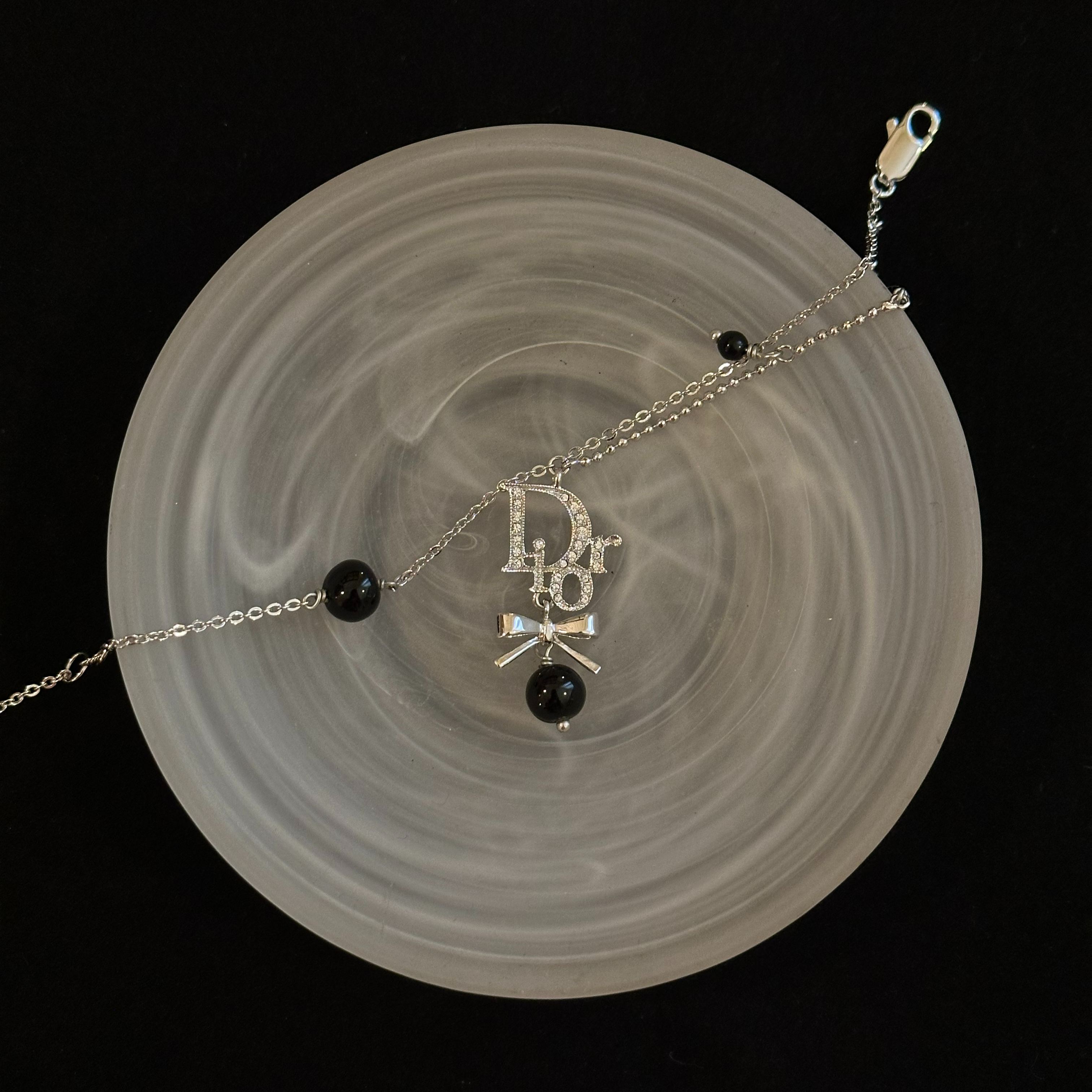D Bow pendant bracelet