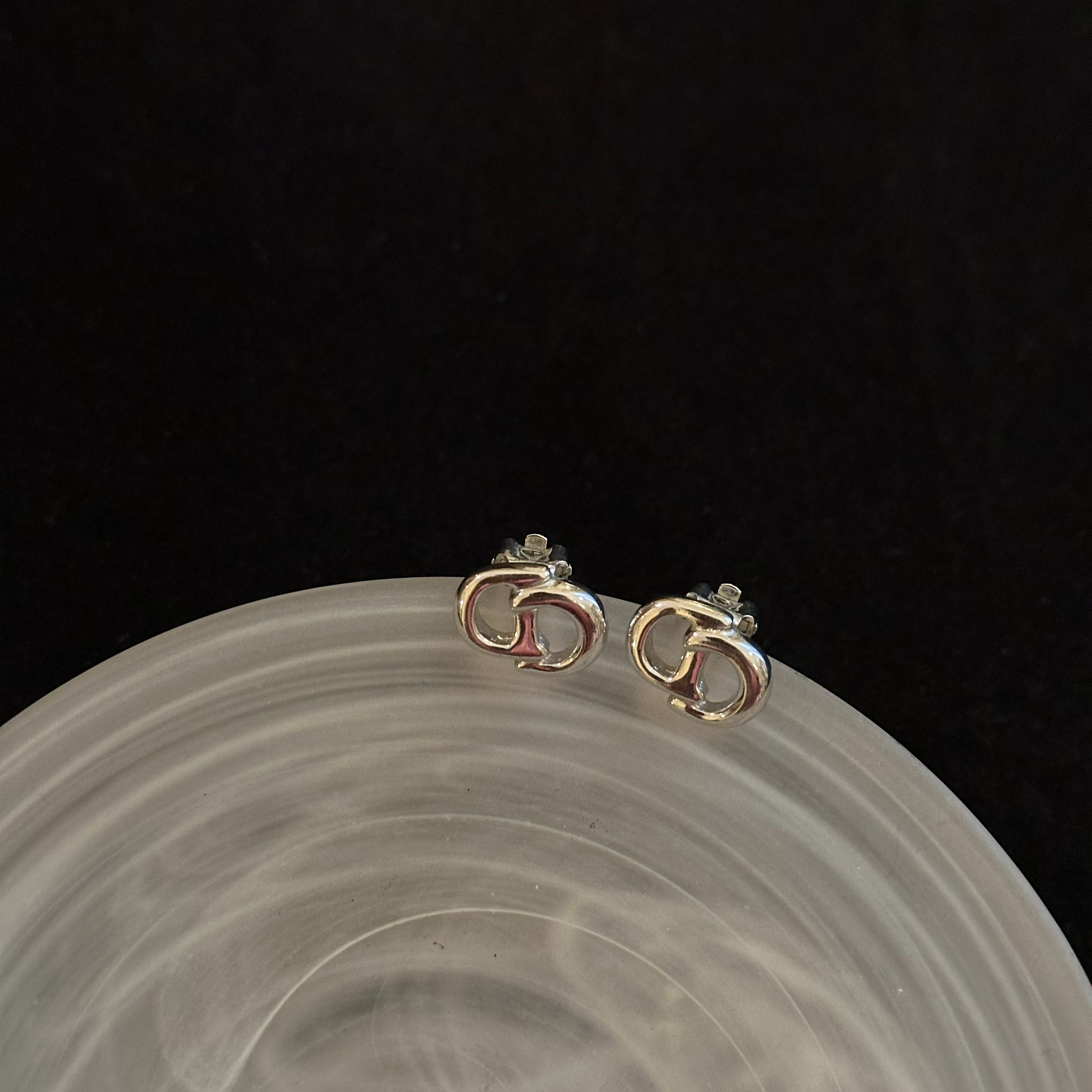 D Silver CD ear clip