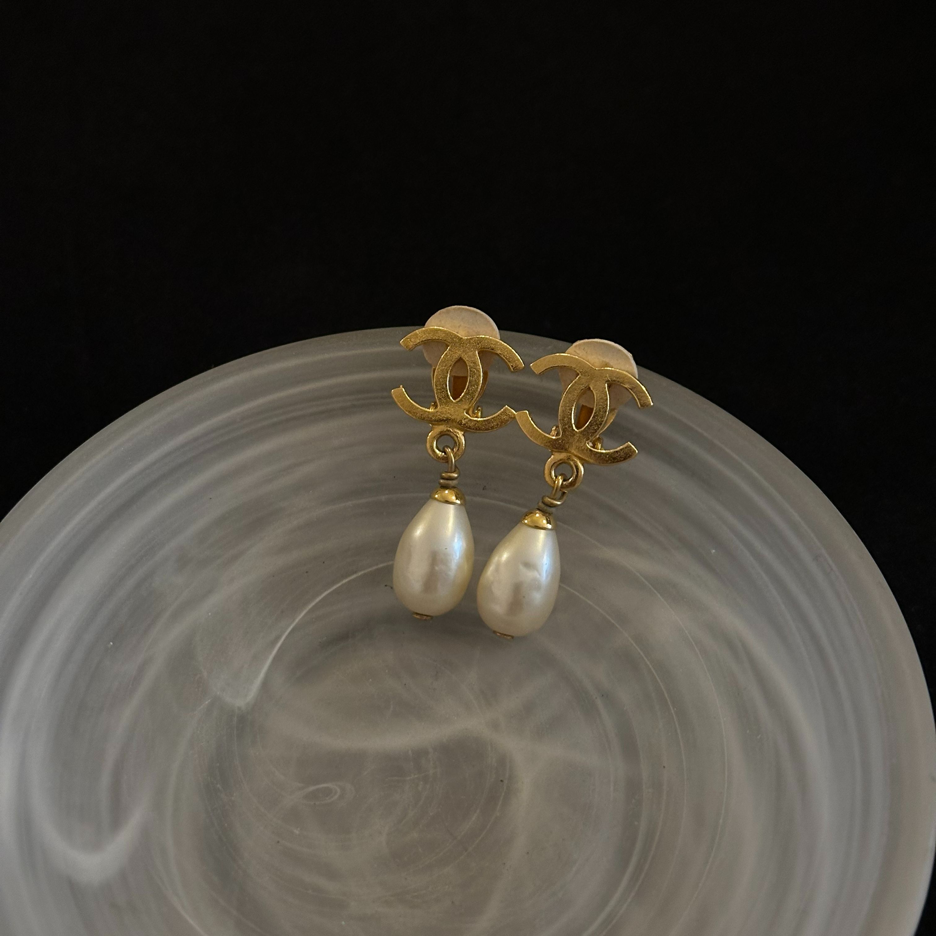 C Double C teardrop baroque pearl ear clips