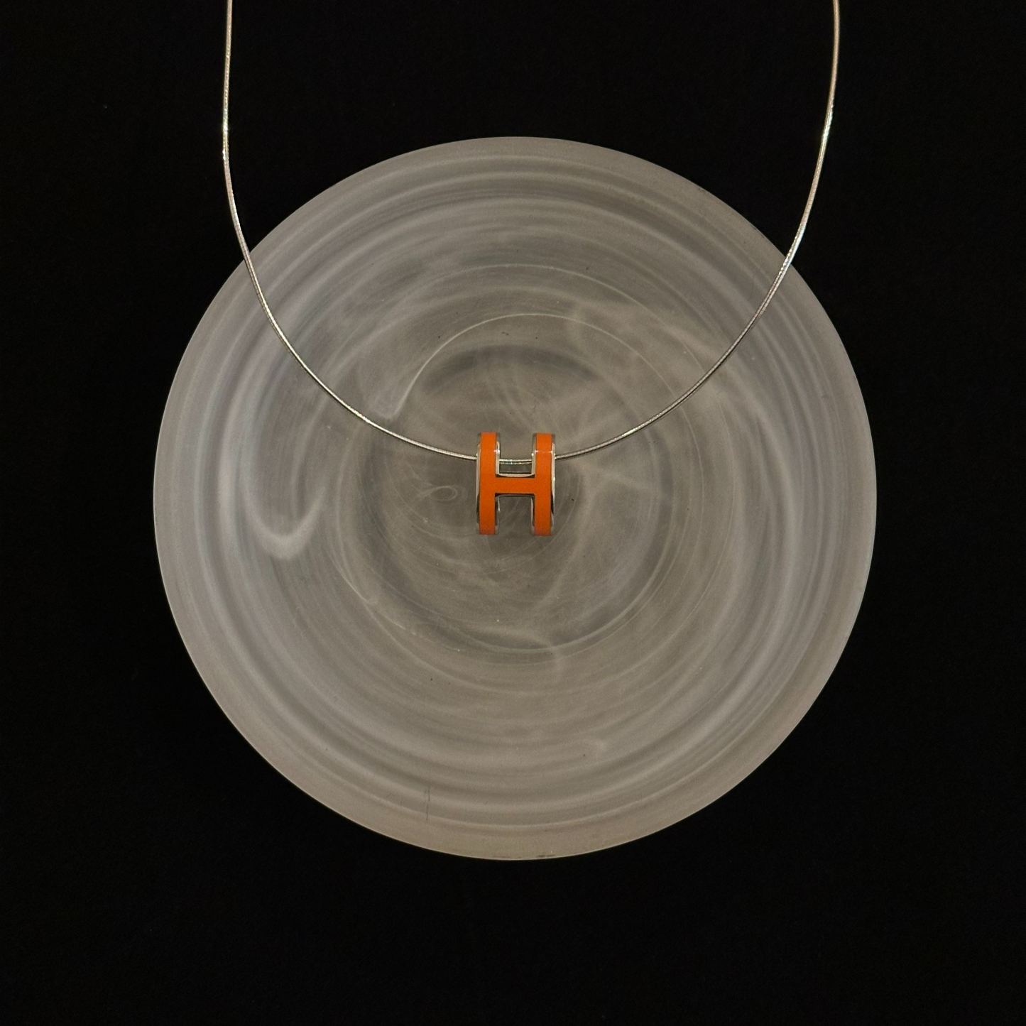 H Classic Collarbone Necklace