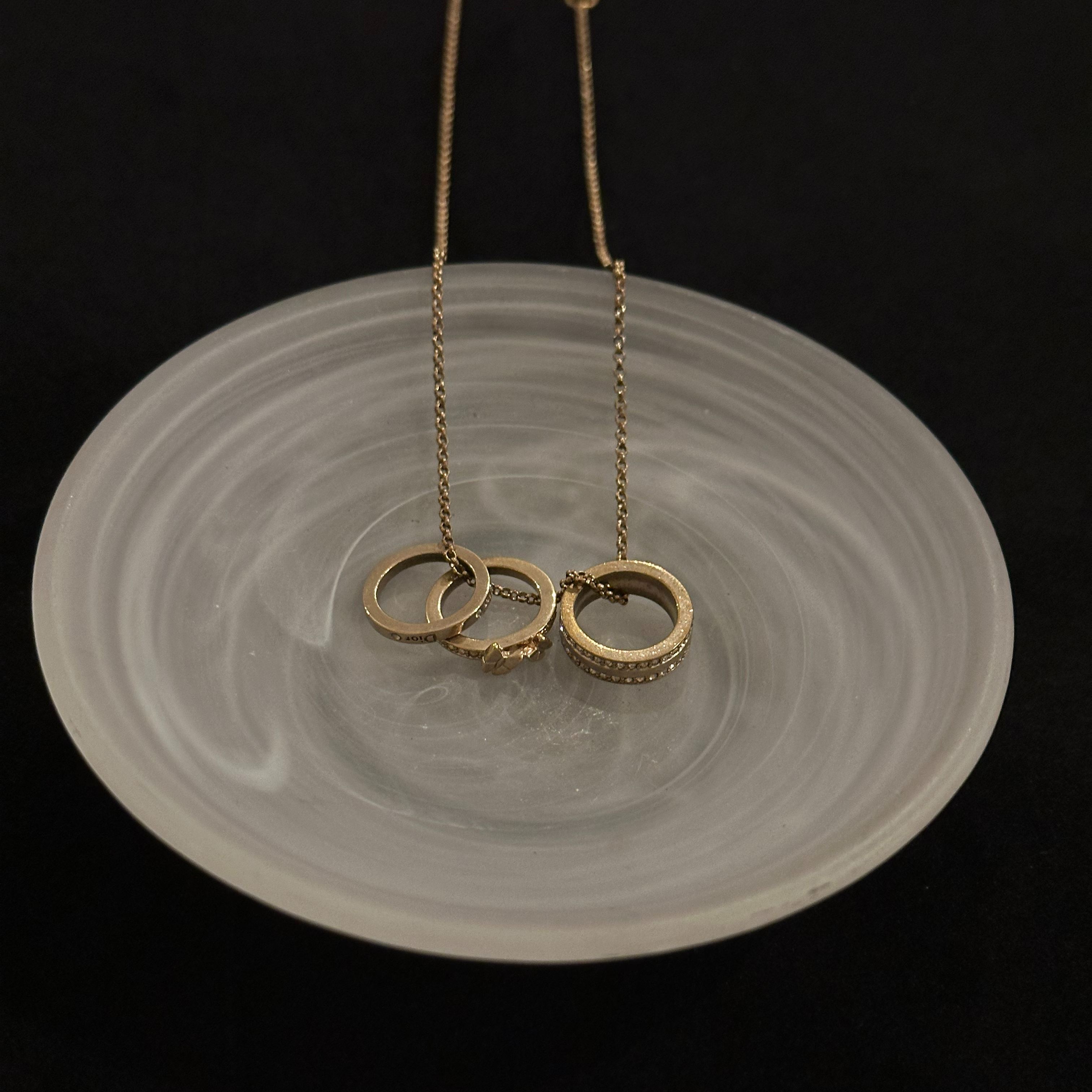 D Three-ring necklace