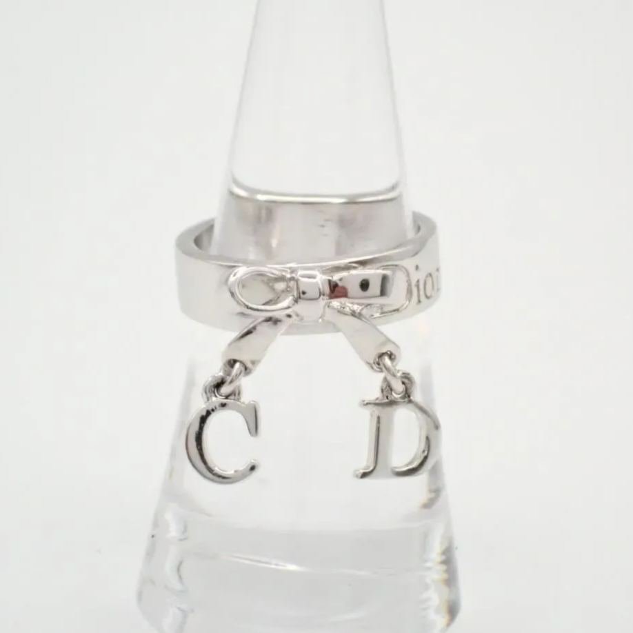 D Bow CD Ring