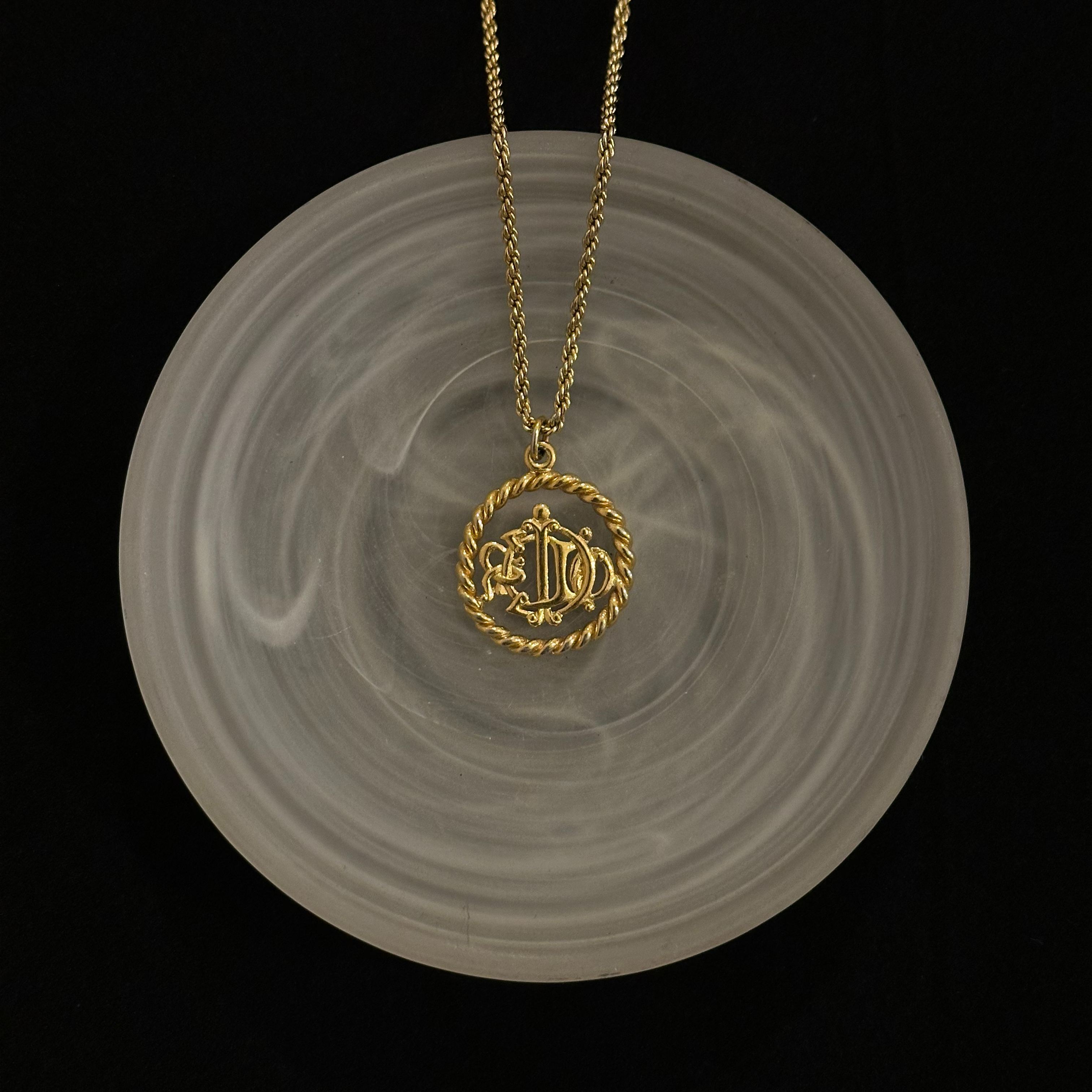 D Hollow Pumpkin Carriage Necklace