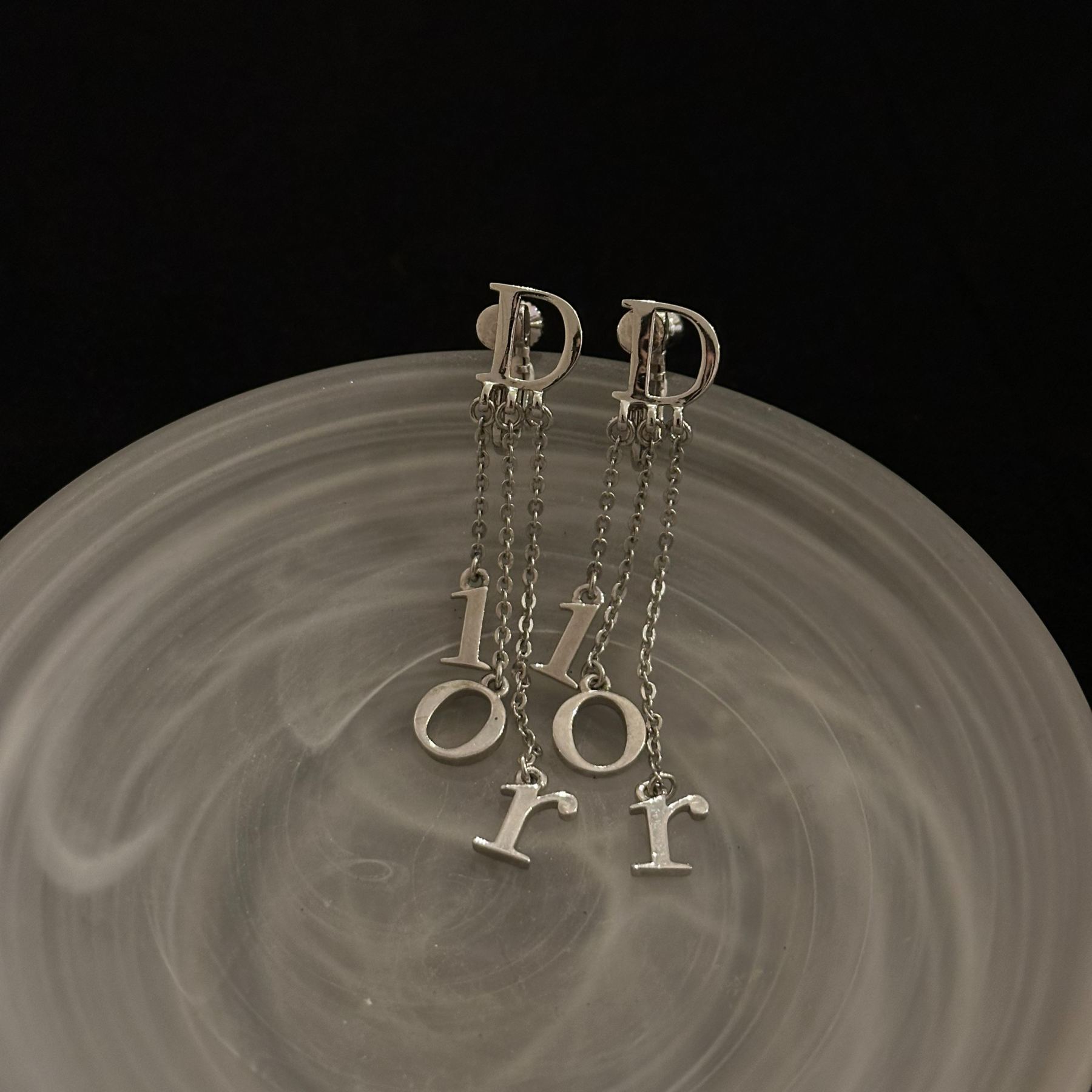 D logo tassel ear clip