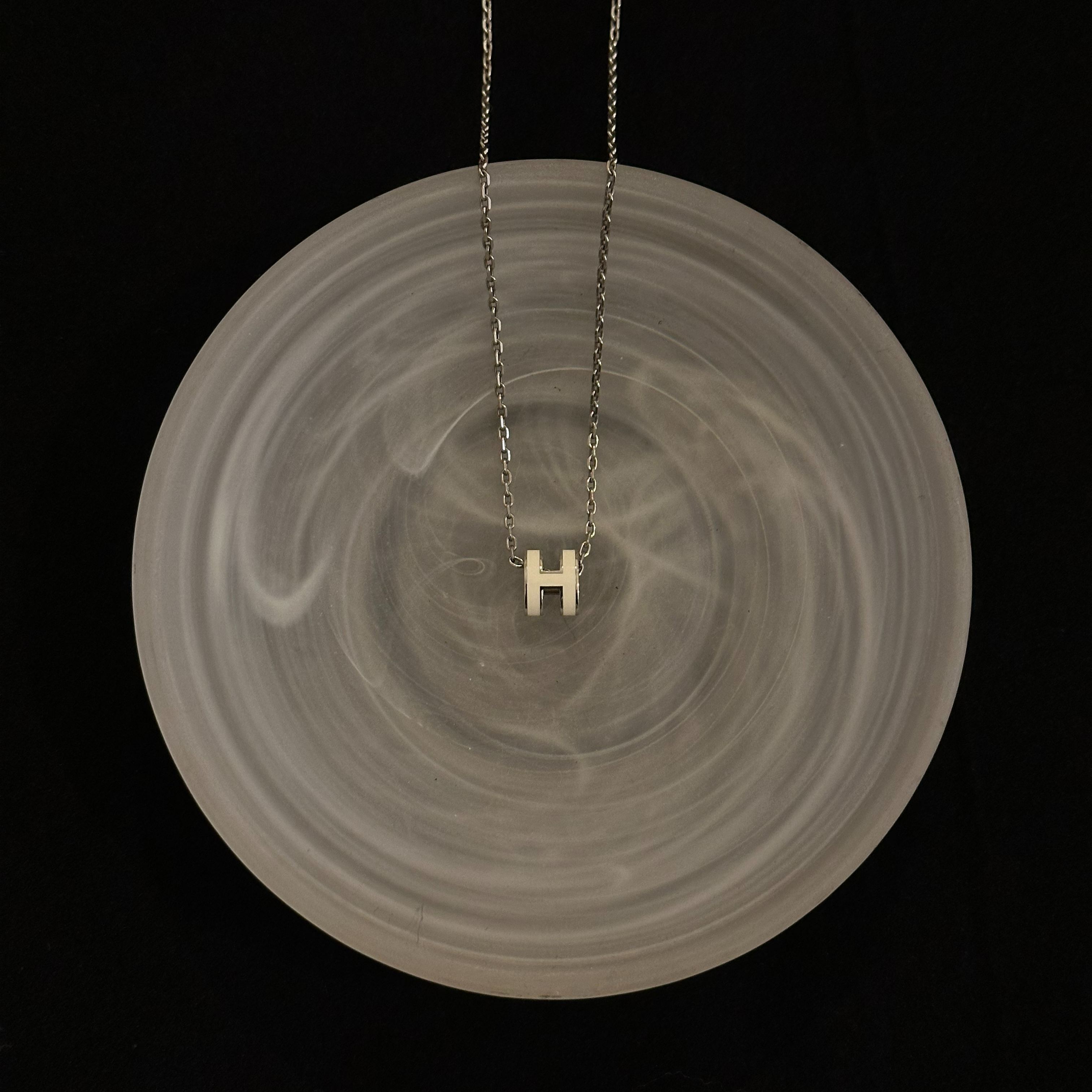 H Classic necklace