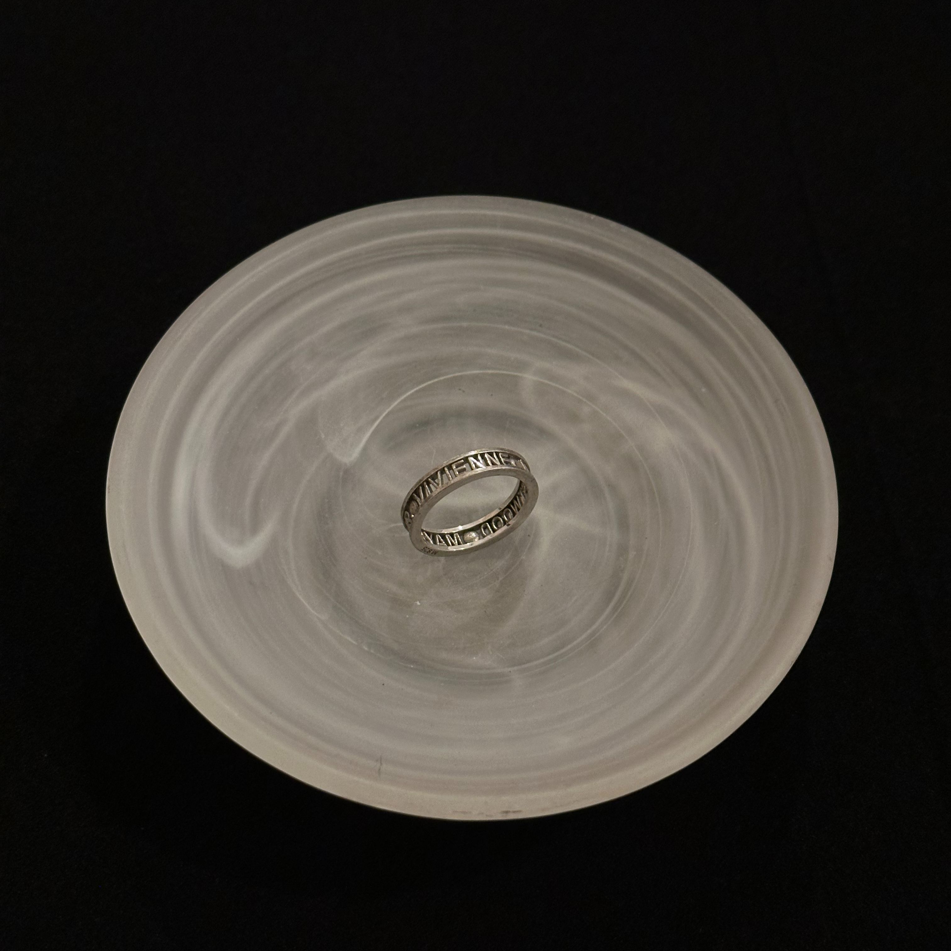 V Hollowed-out logo ring