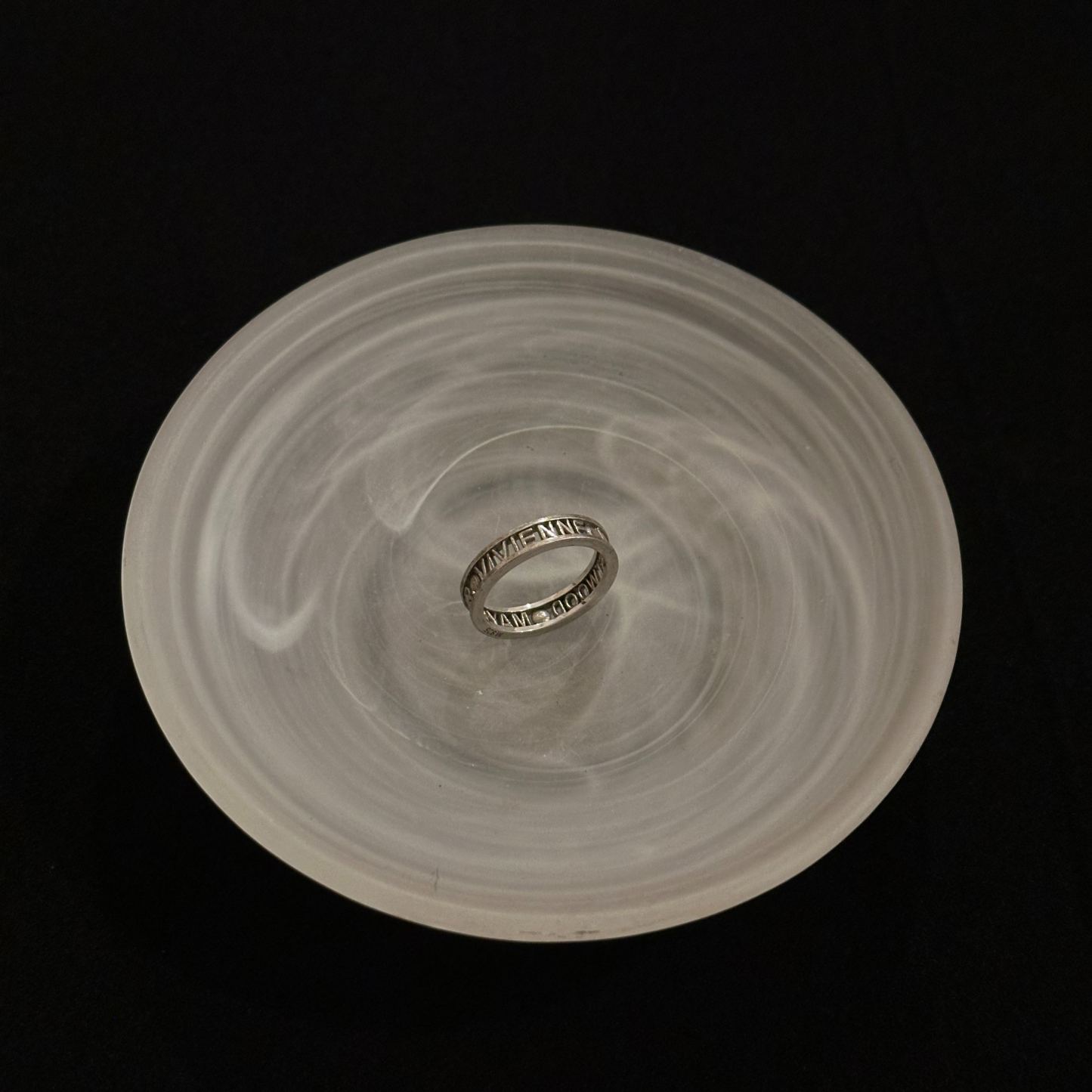 V Hollowed-out logo ring