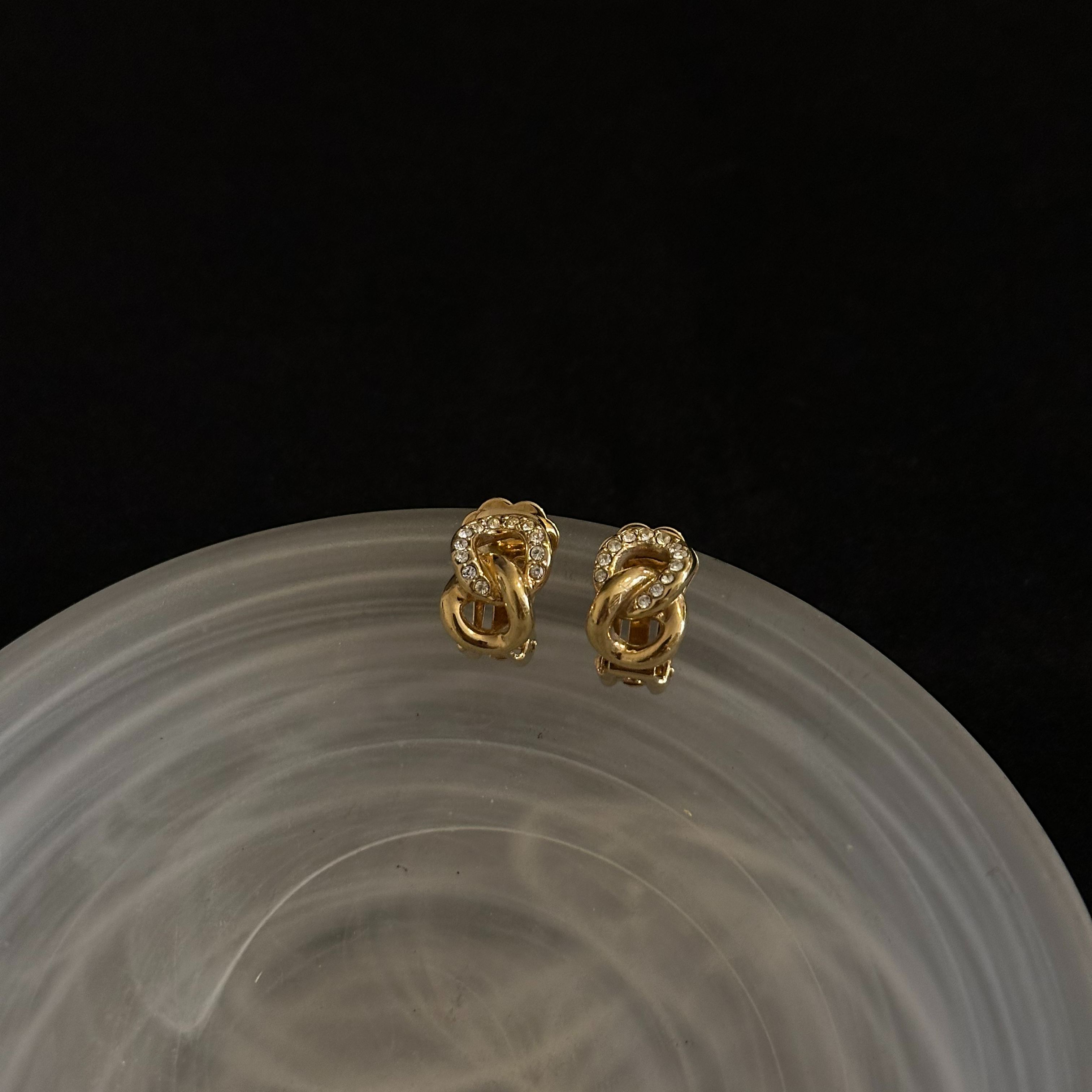 D Figure 8 rhinestone gold earrings