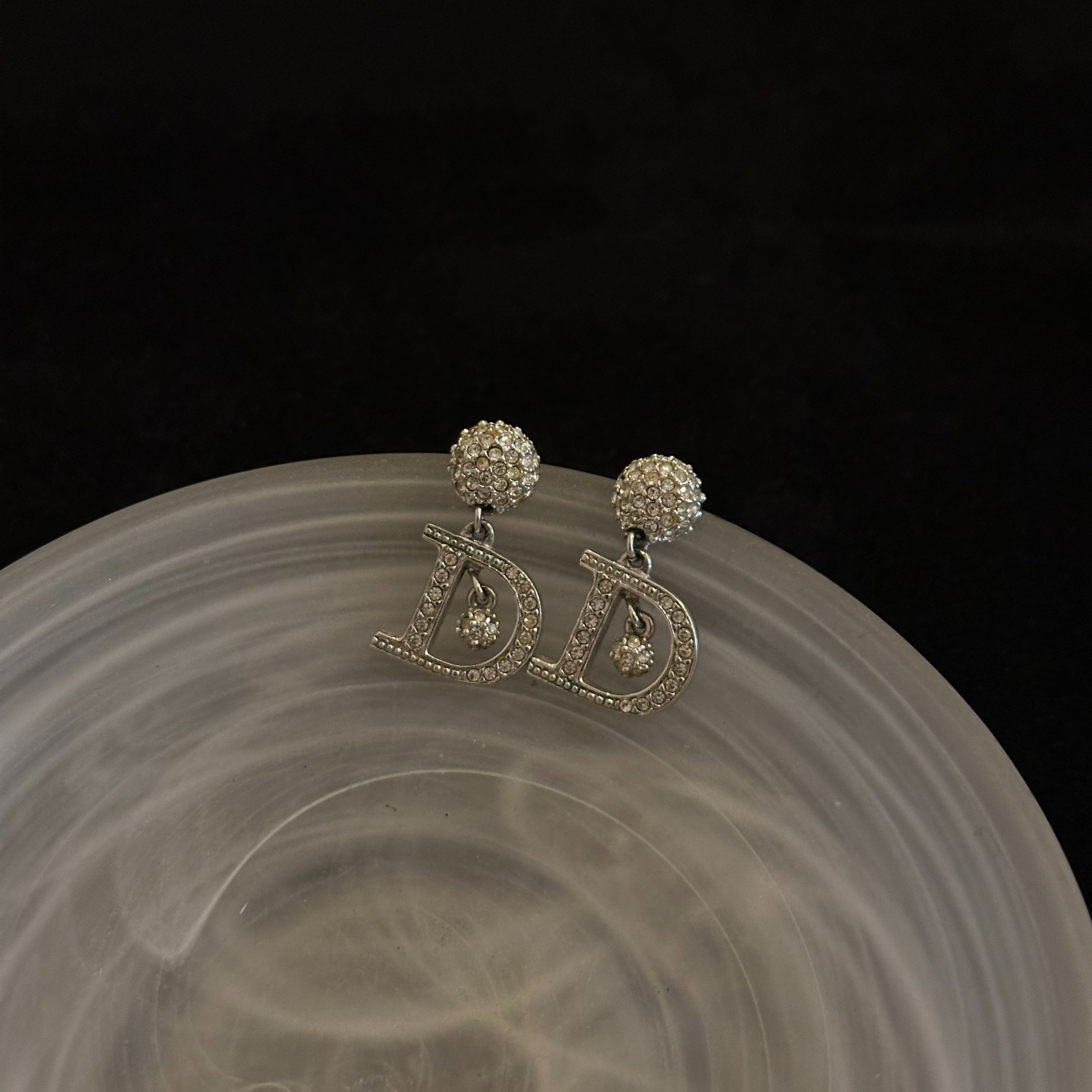 D Full diamond D earrings