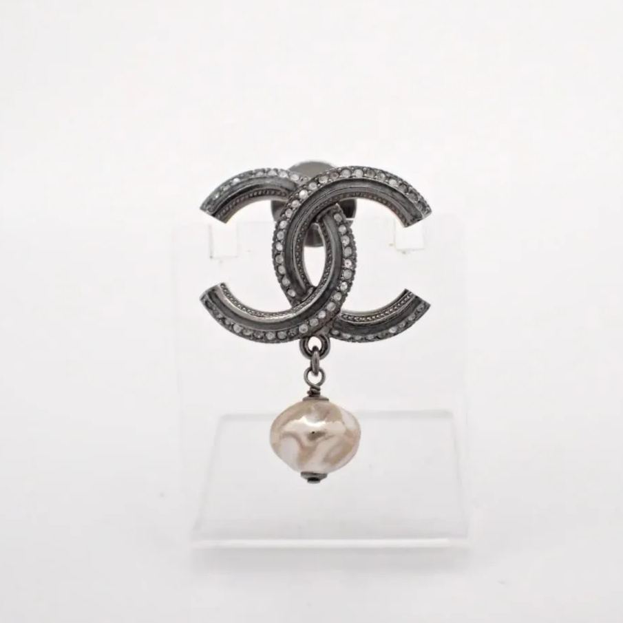 C Double C full diamond brooch