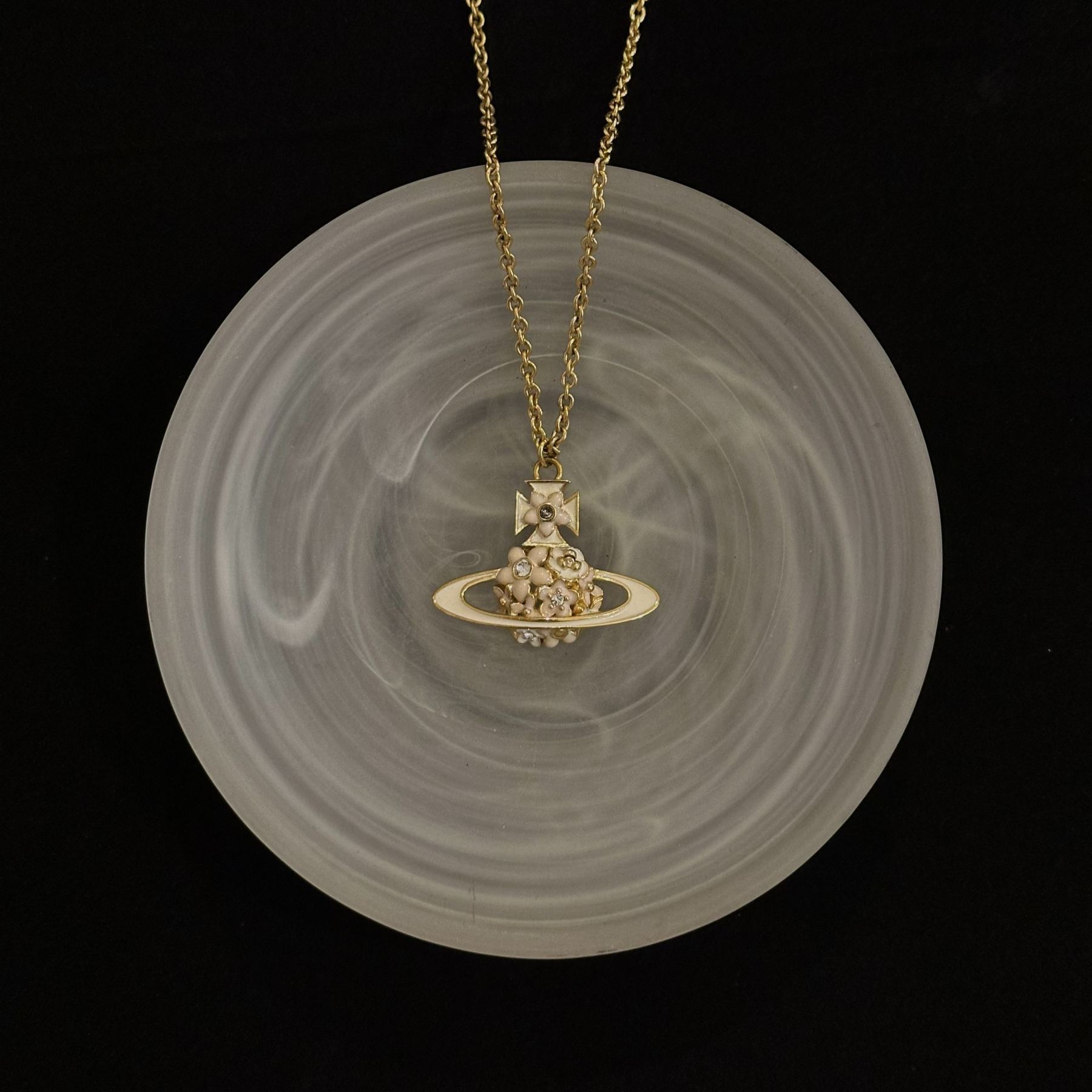 V Azalea Saturn Necklace