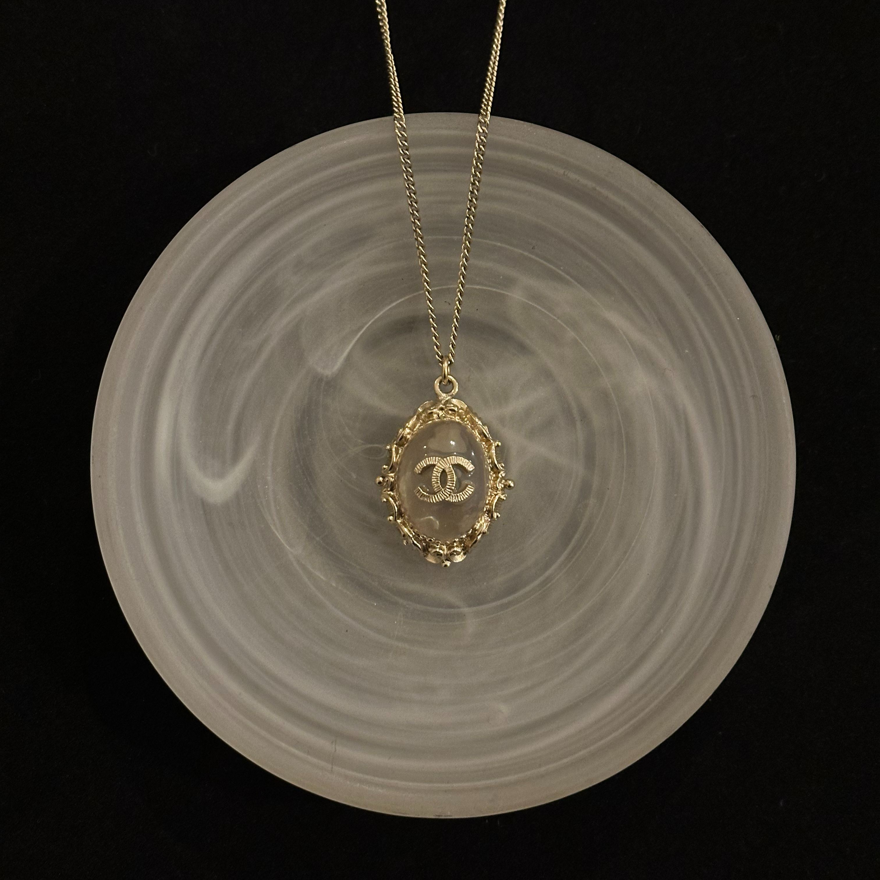 C Engraved double C necklace