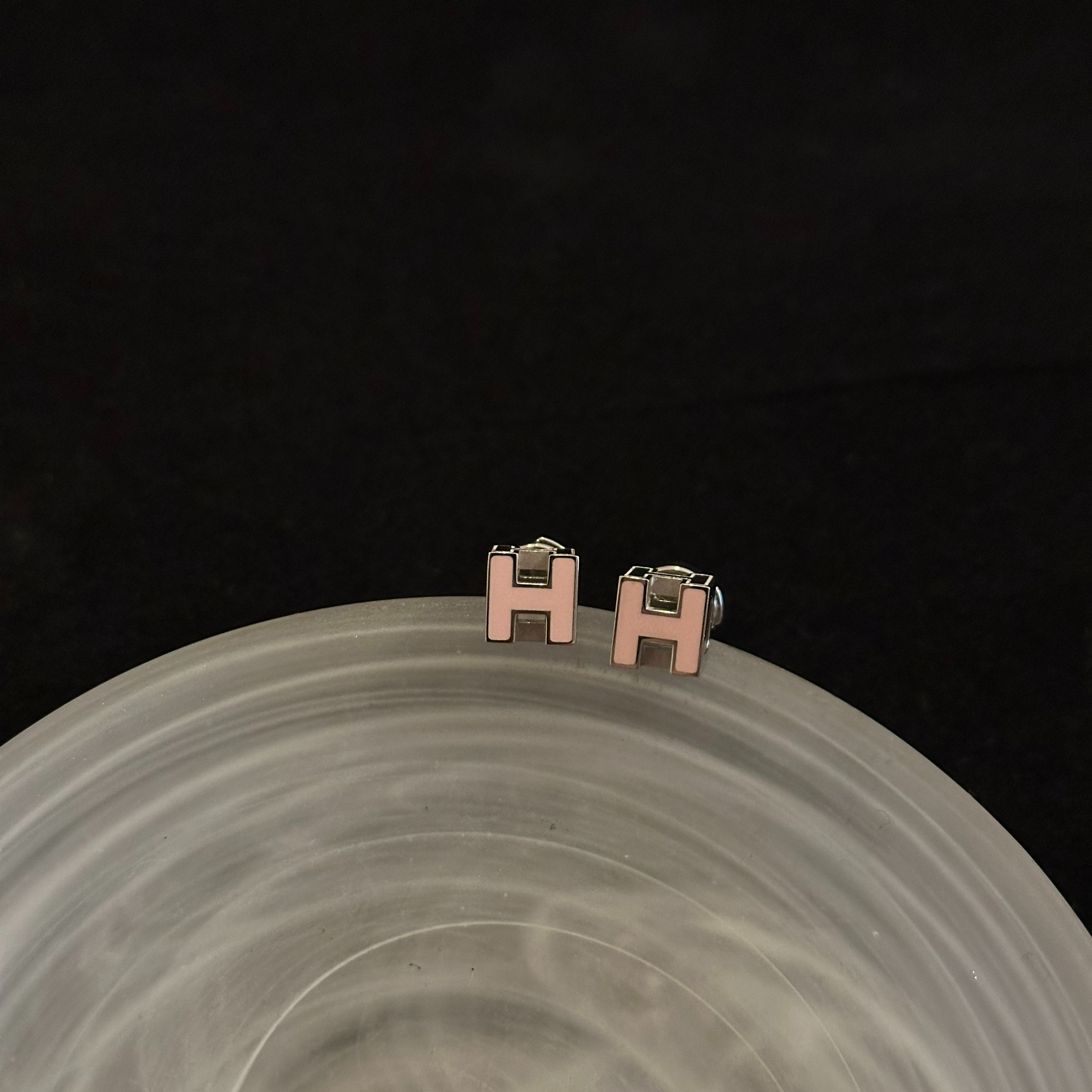 H Classic H earrings