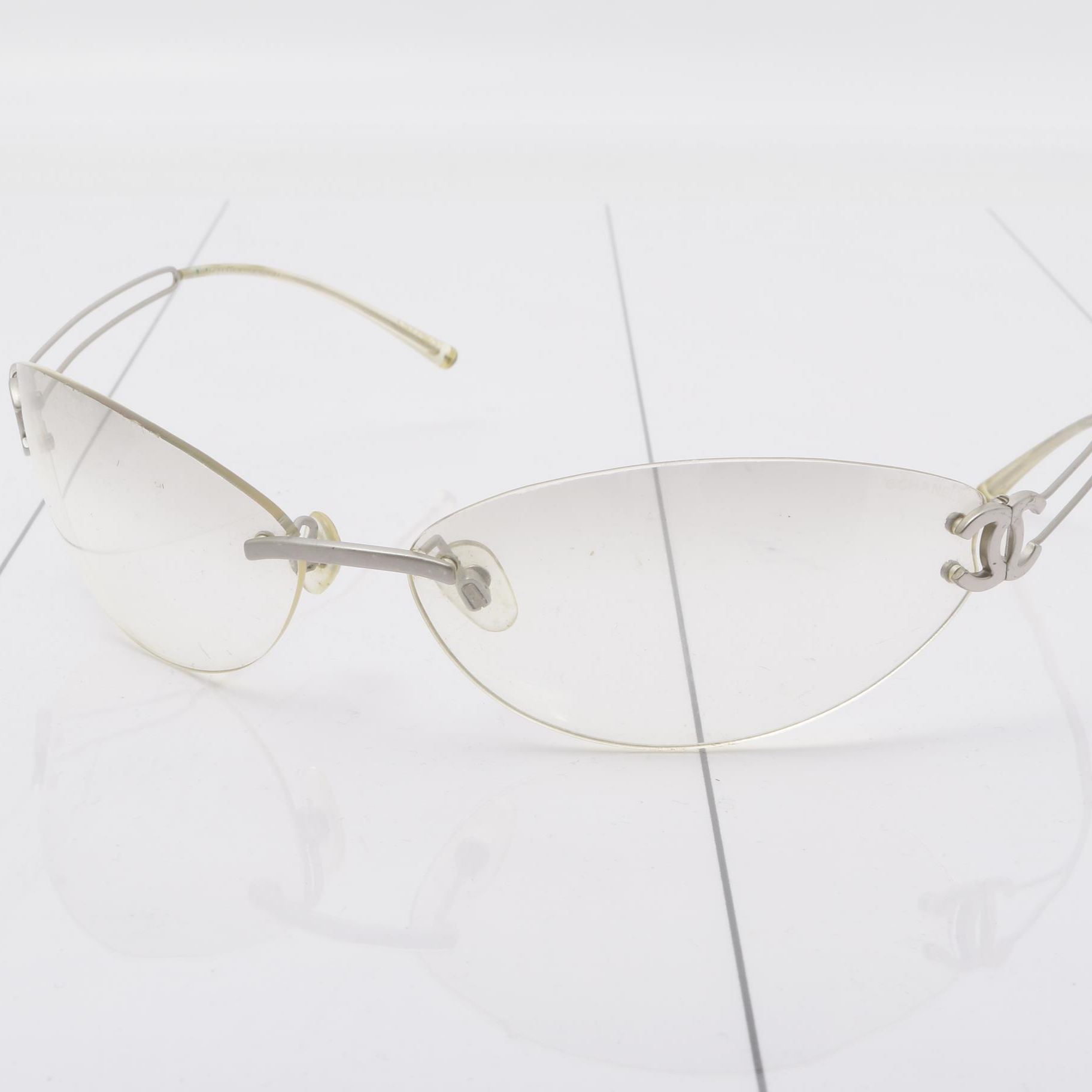 C Oval frameless sunglasses