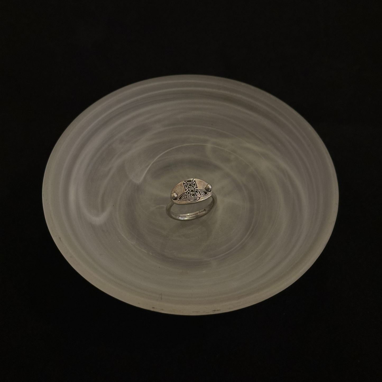 V Saturn Shield Ring