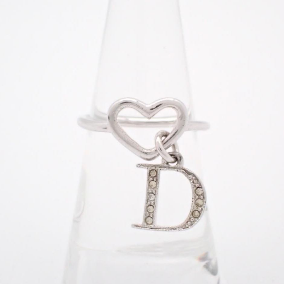 D Heart-shaped D pendant ring