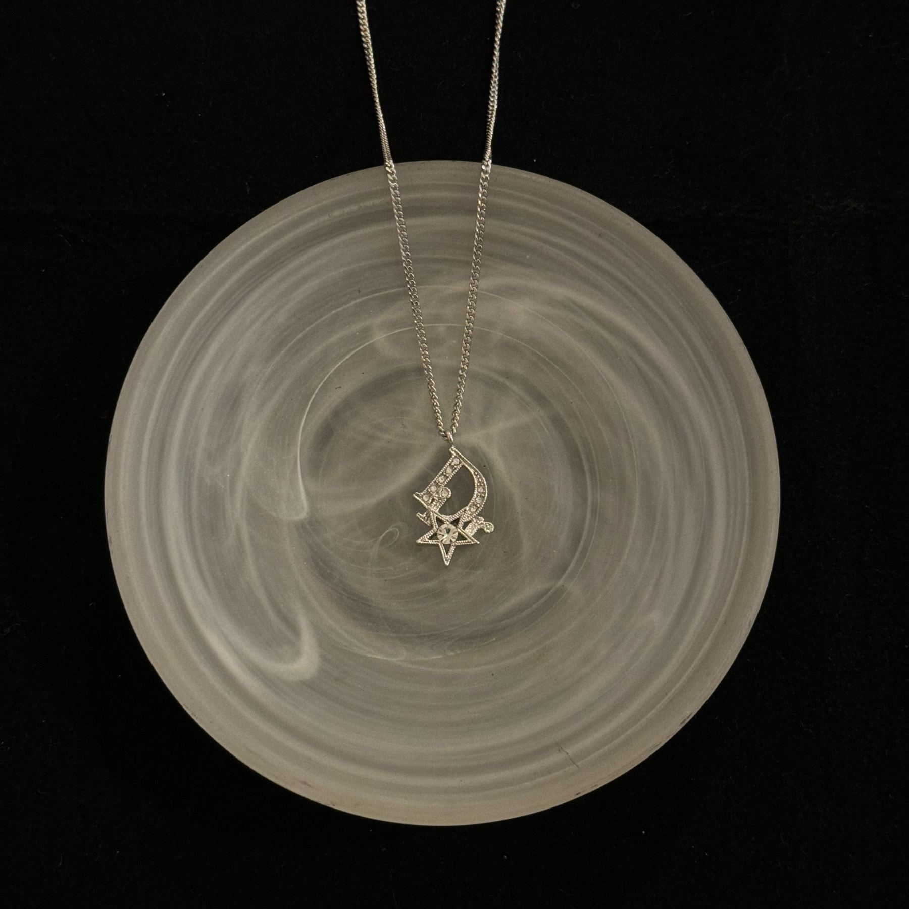 D Star logo necklace