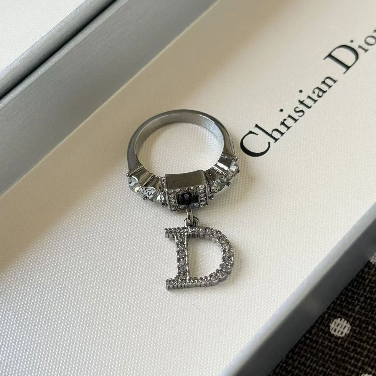D D-letter full diamond ring