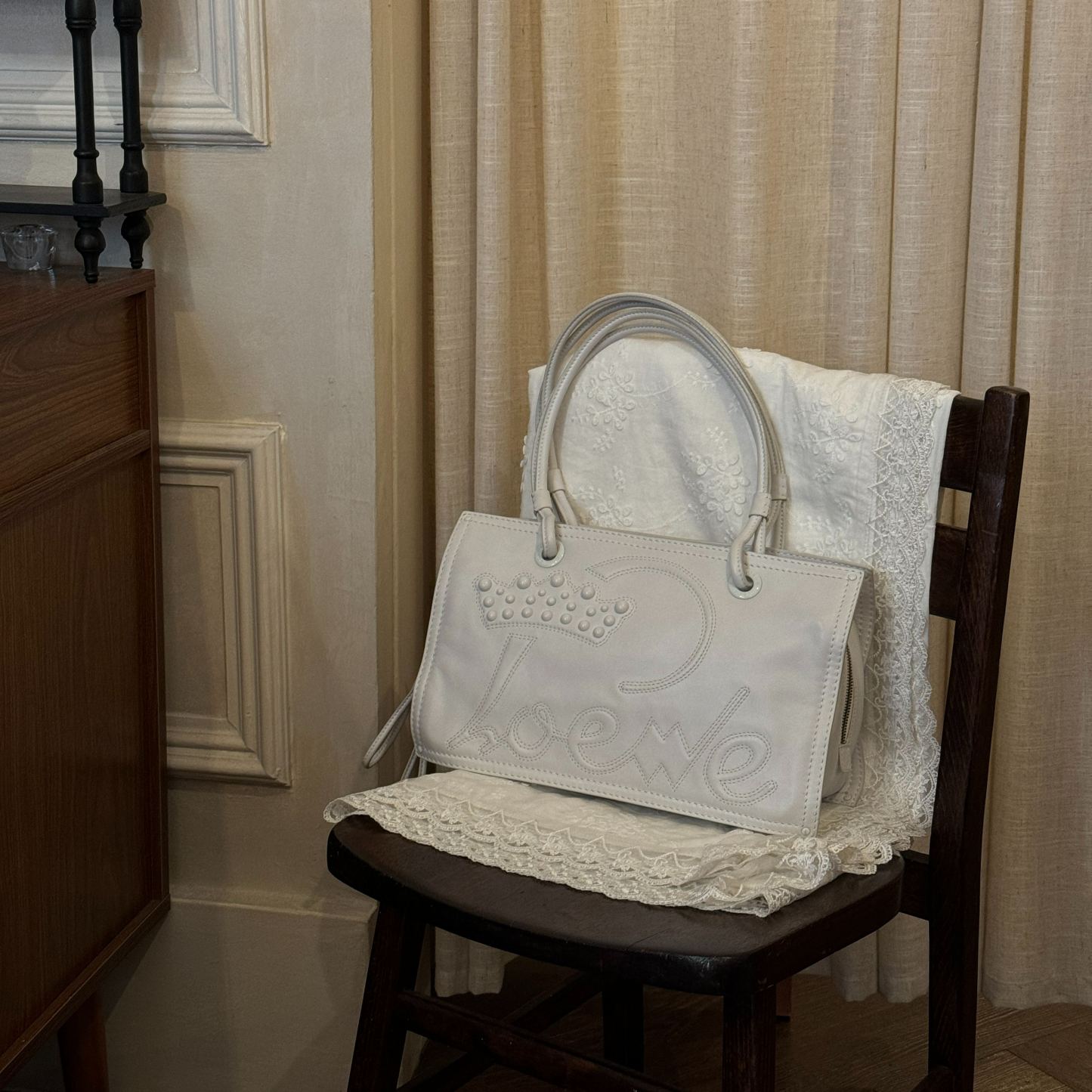 L Crown pattern tote bag