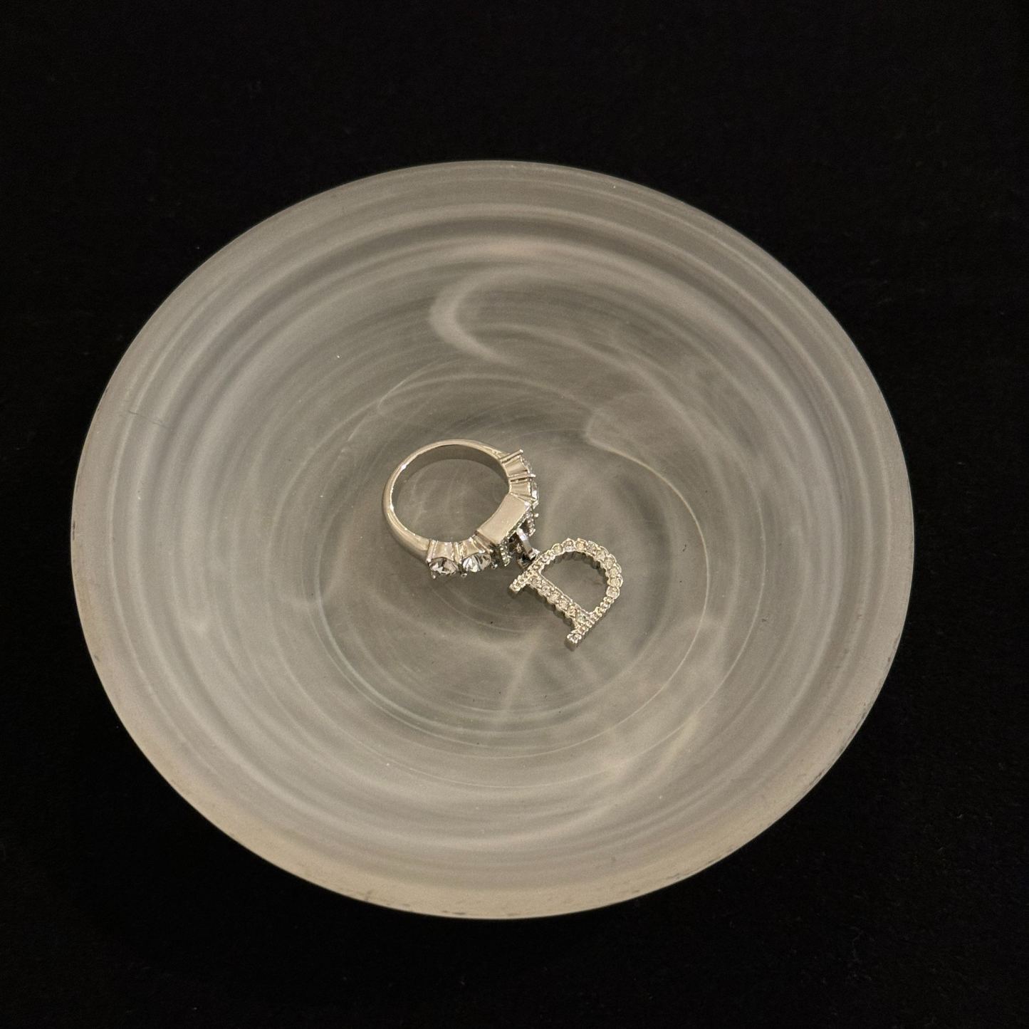 D D-letter full diamond ring