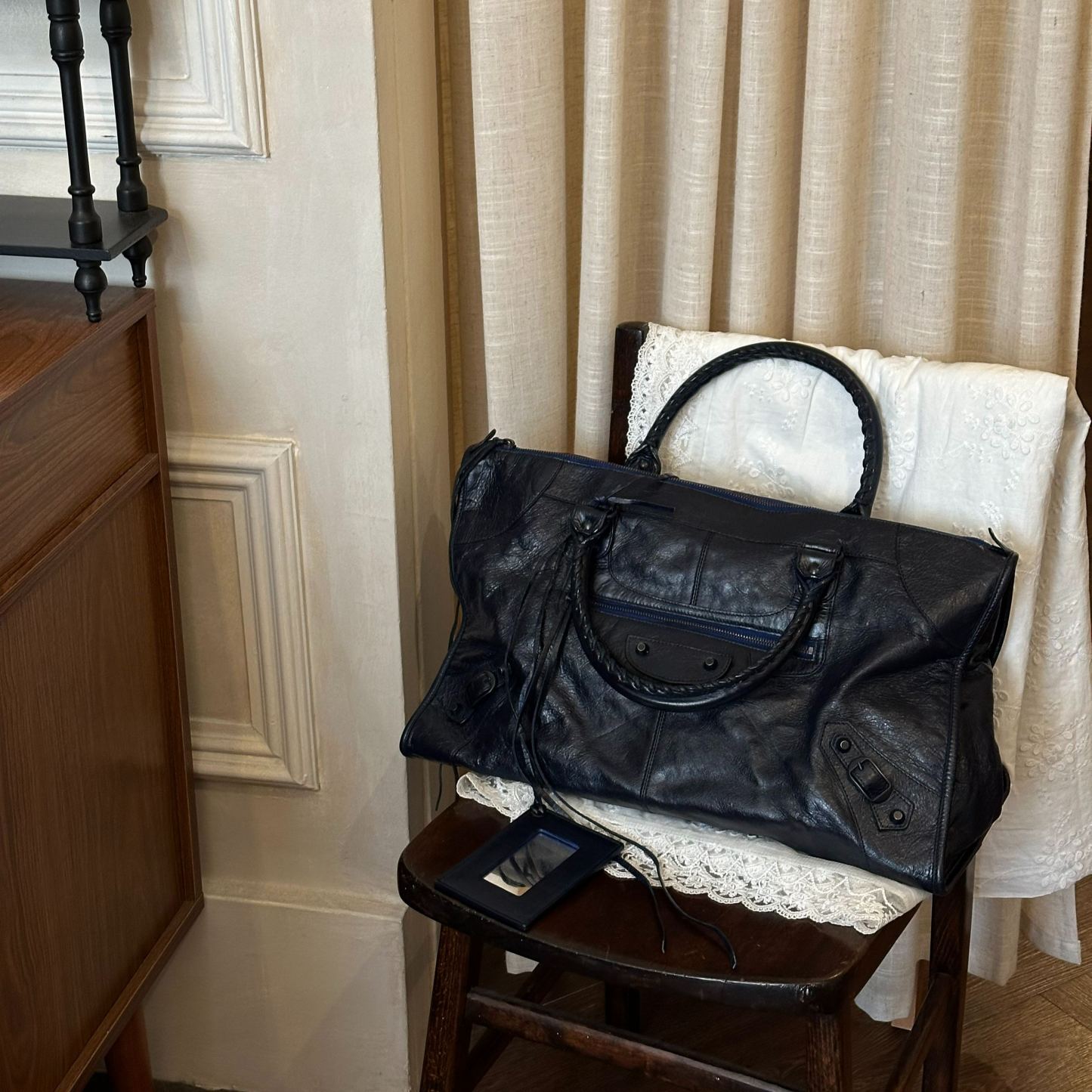 B Black motorcycle bag