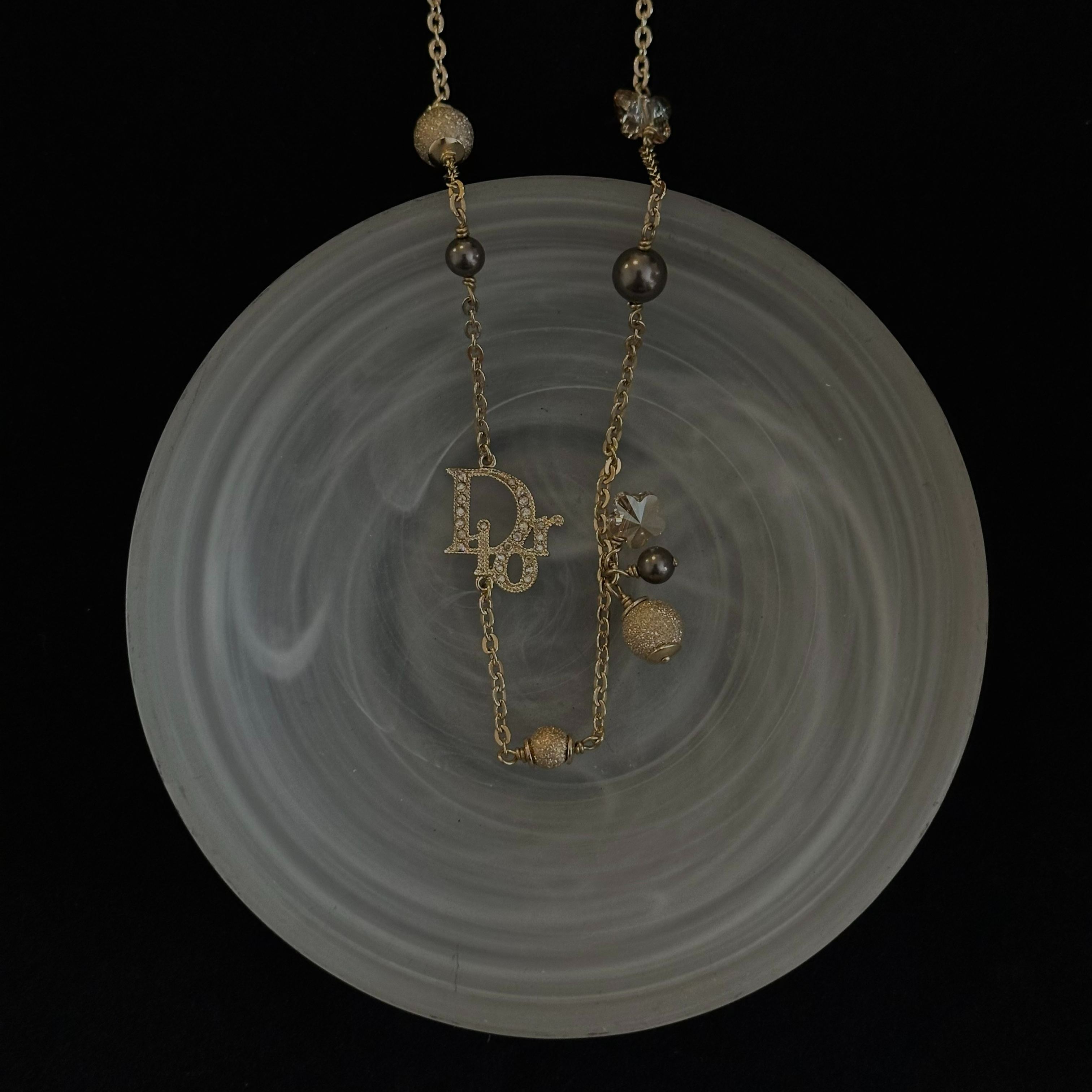 D Logo pearl strand gold necklace