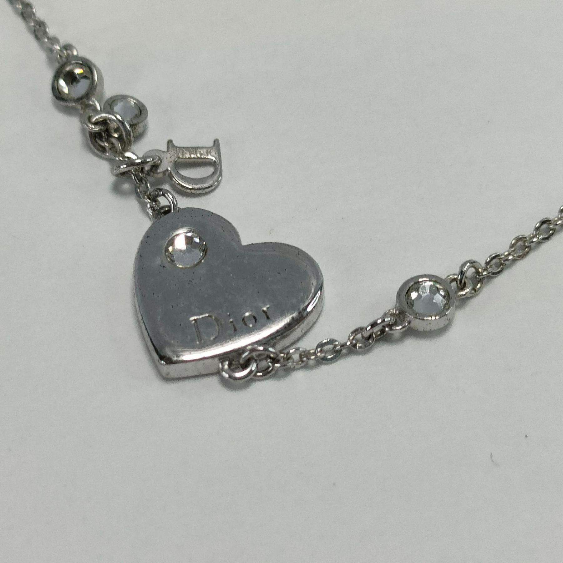 D Heart-shaped diamond necklace