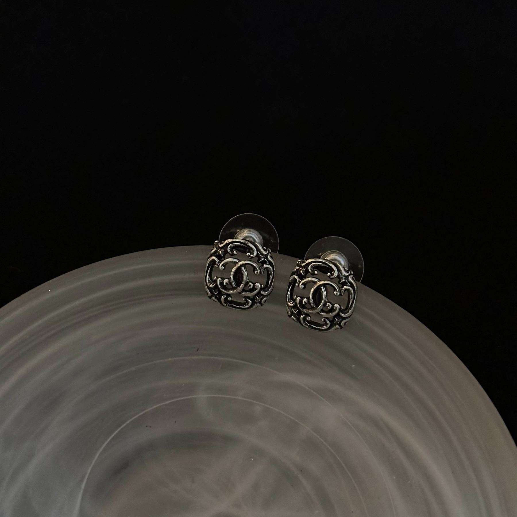 C Retro Baroque Hollow Double C Earrings