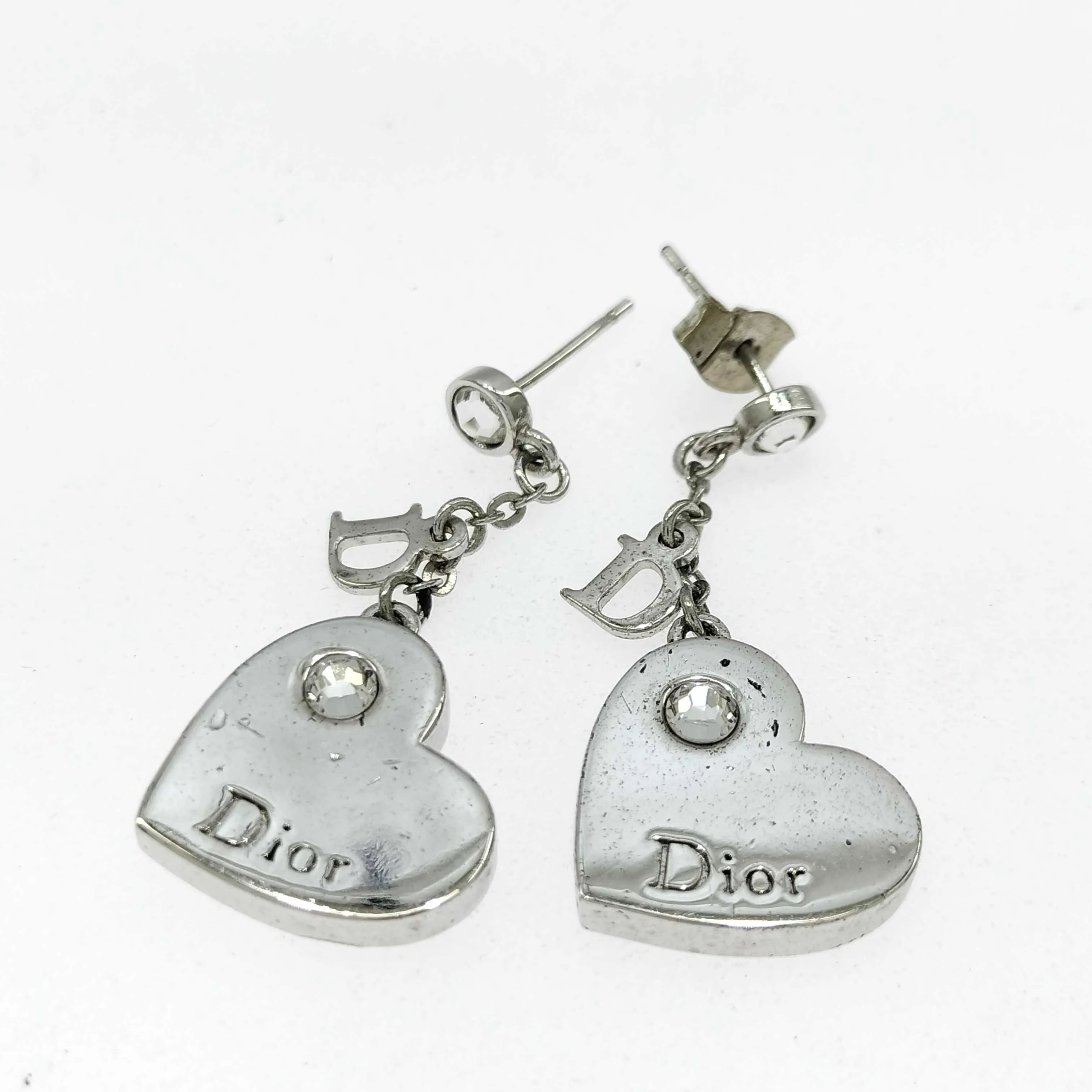 D Heart-shaped pendant earrings