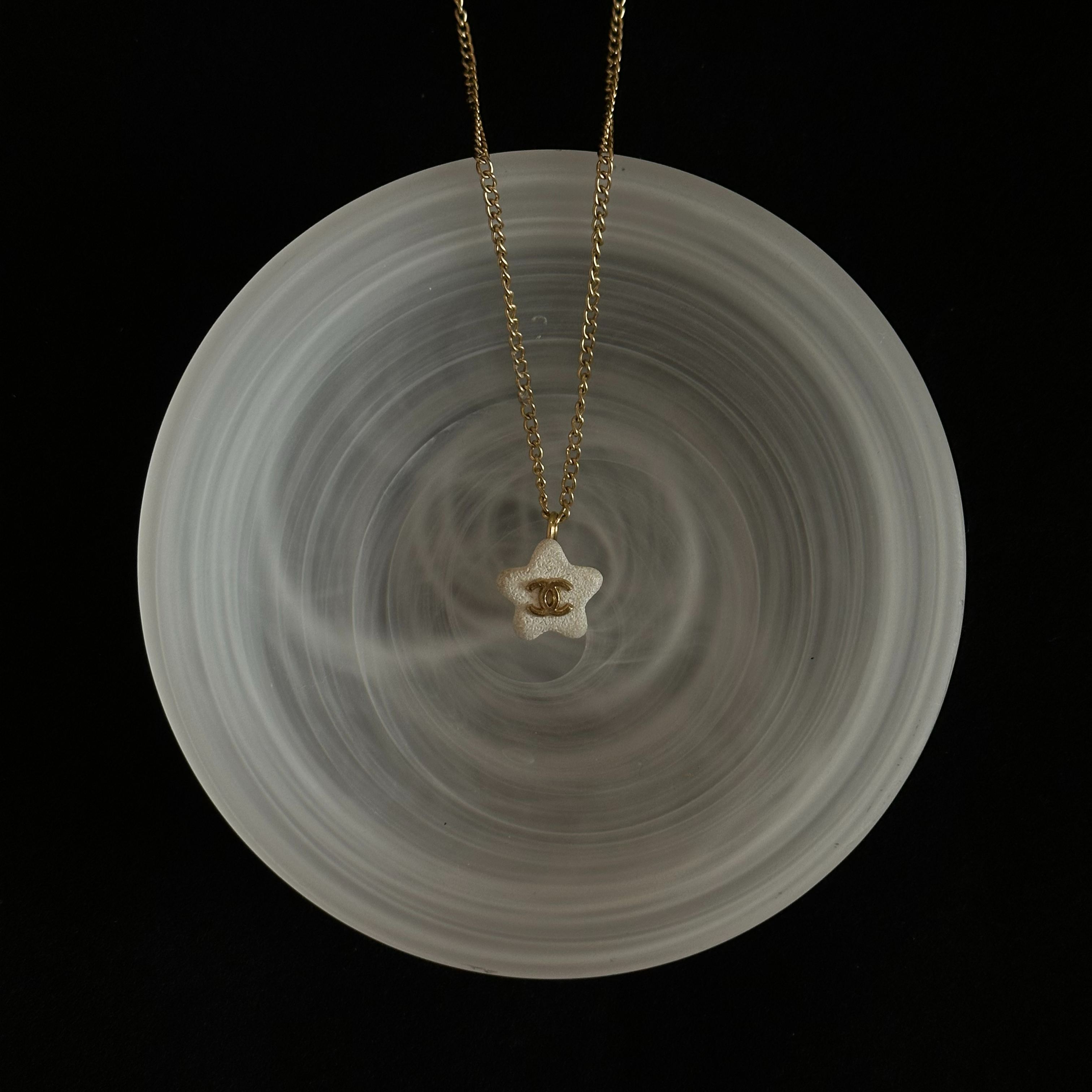 C White Sugar Star Necklace