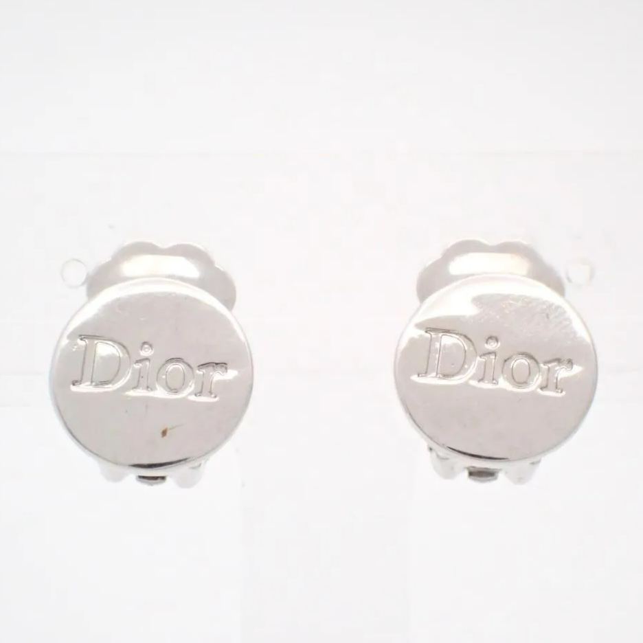 D Round logo earrings