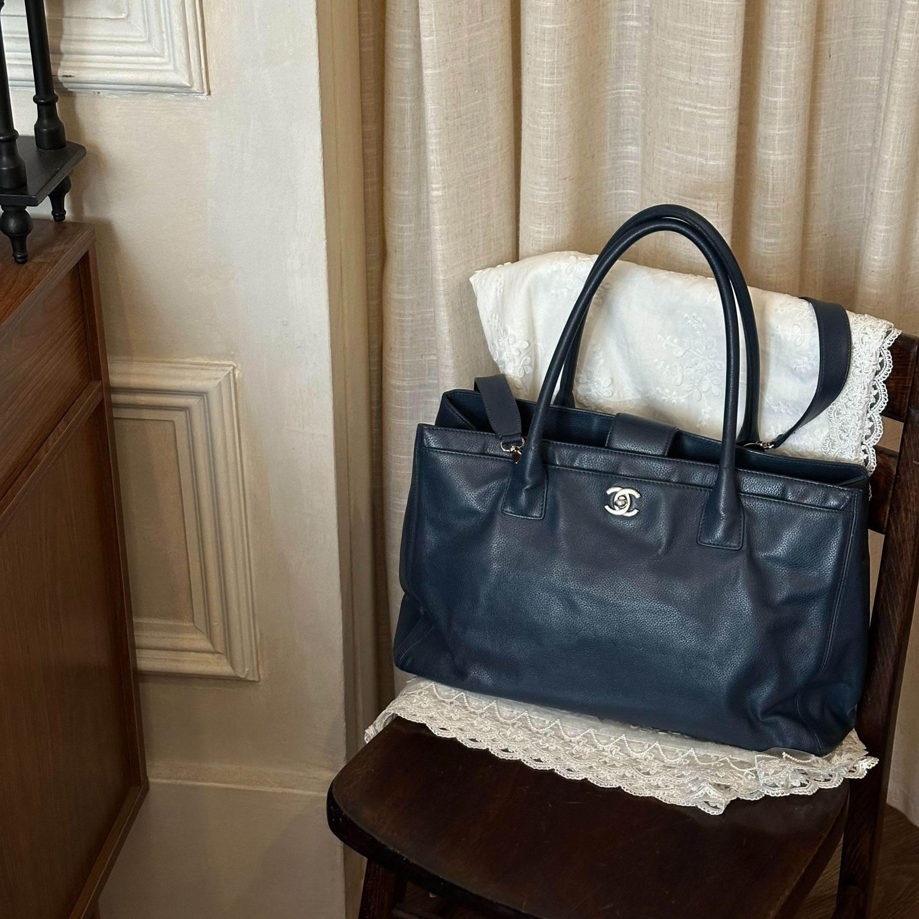 C Blue Silver cerf tote bag