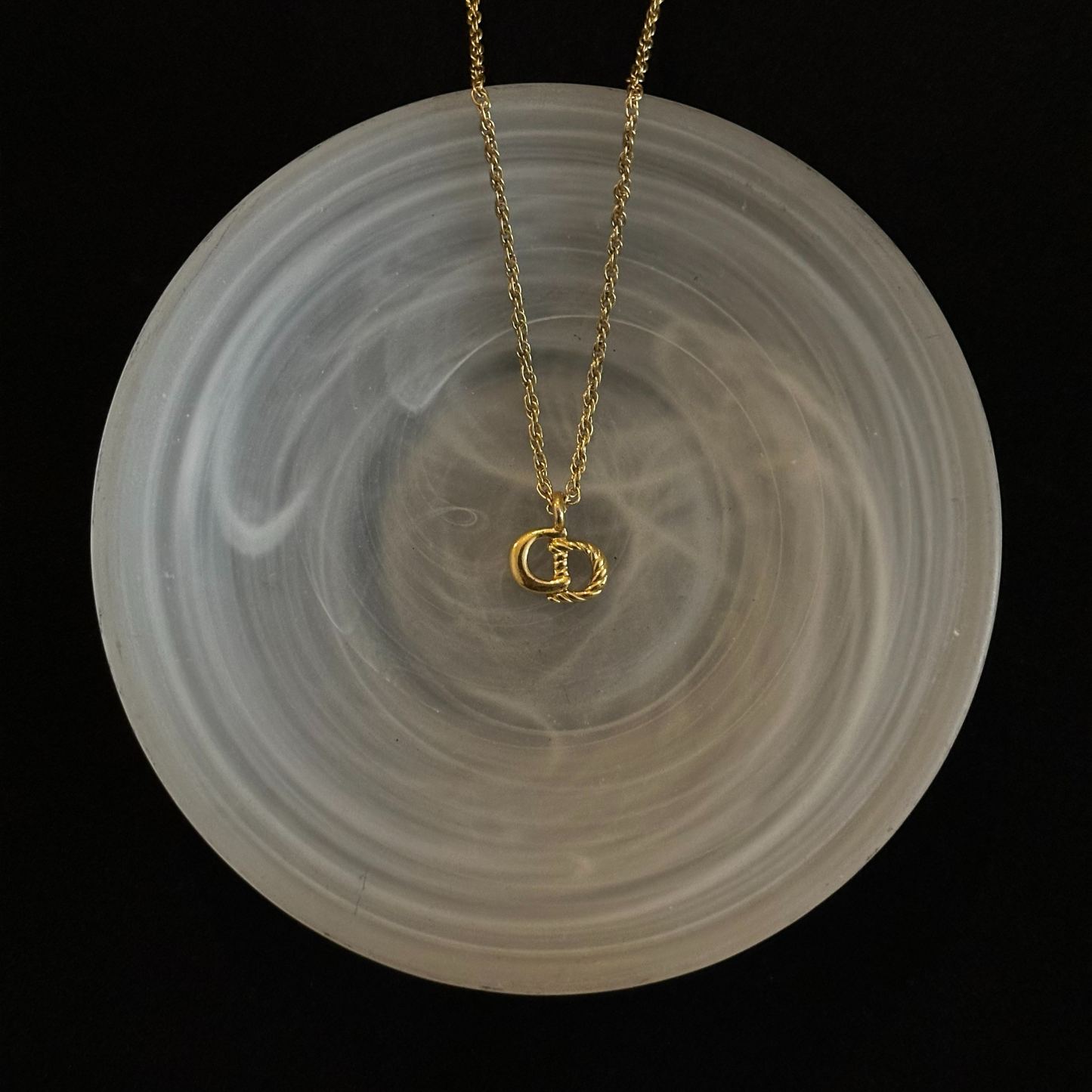 D CD-shaped twisted necklace