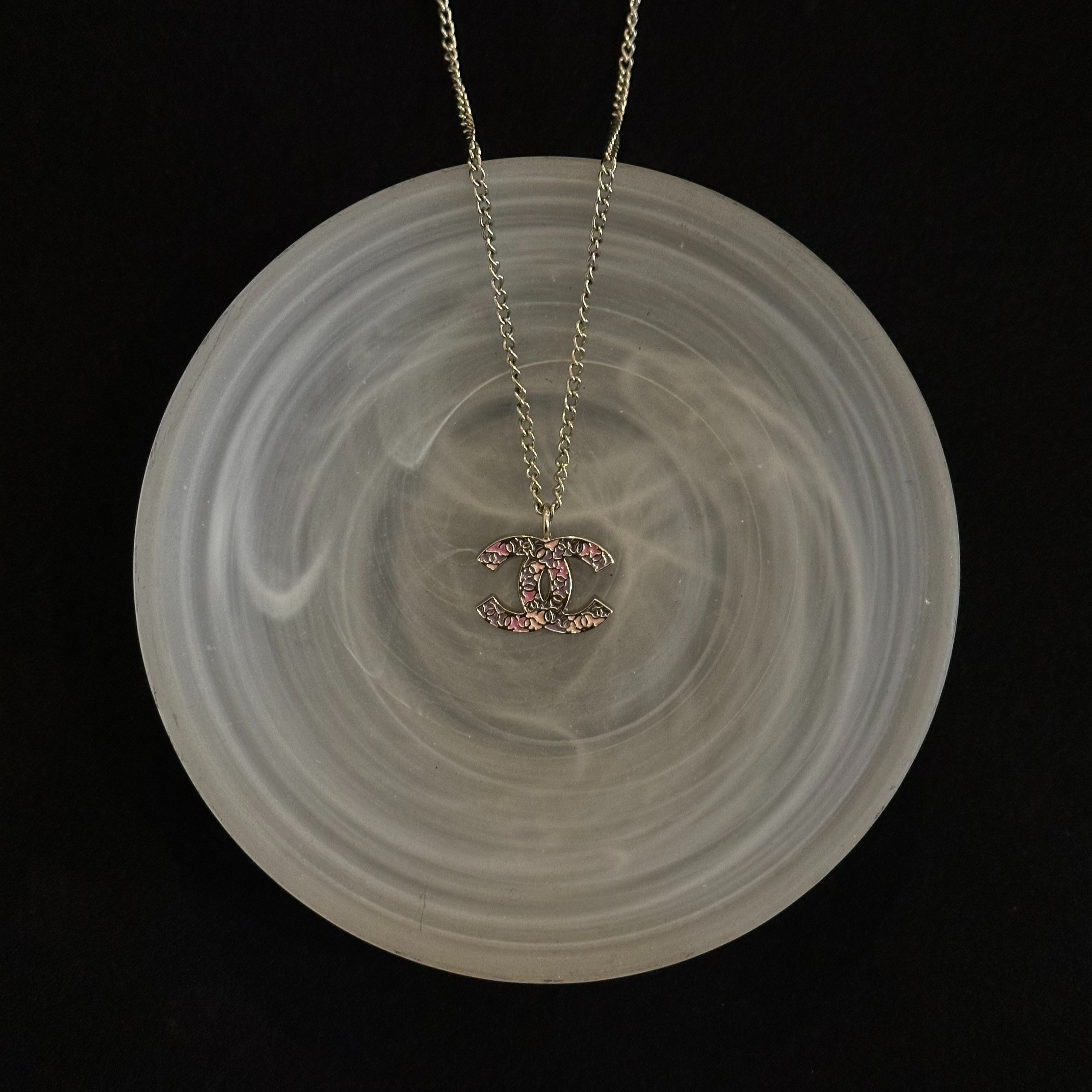 C Double C 3D-engraved necklace