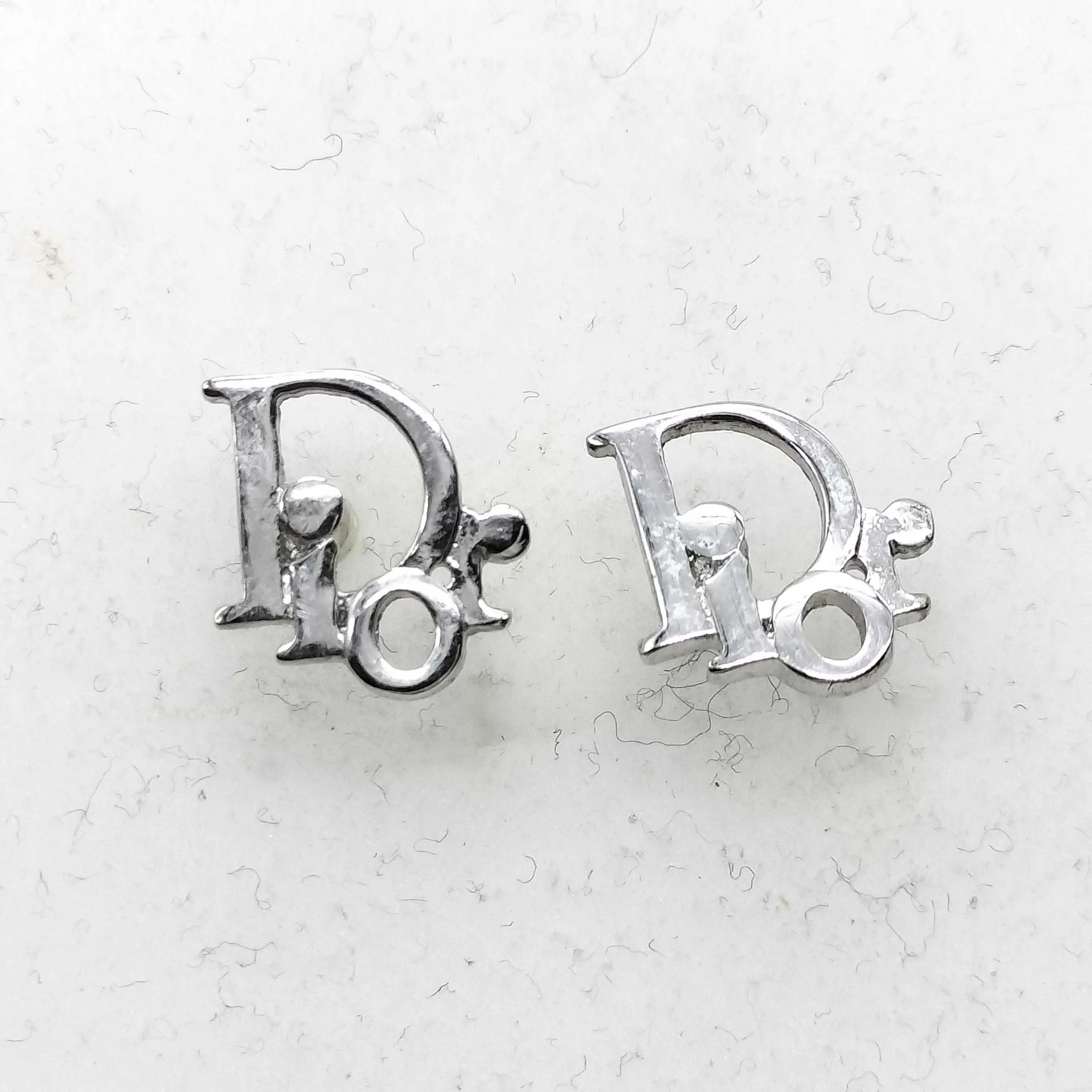 D Logo earrings