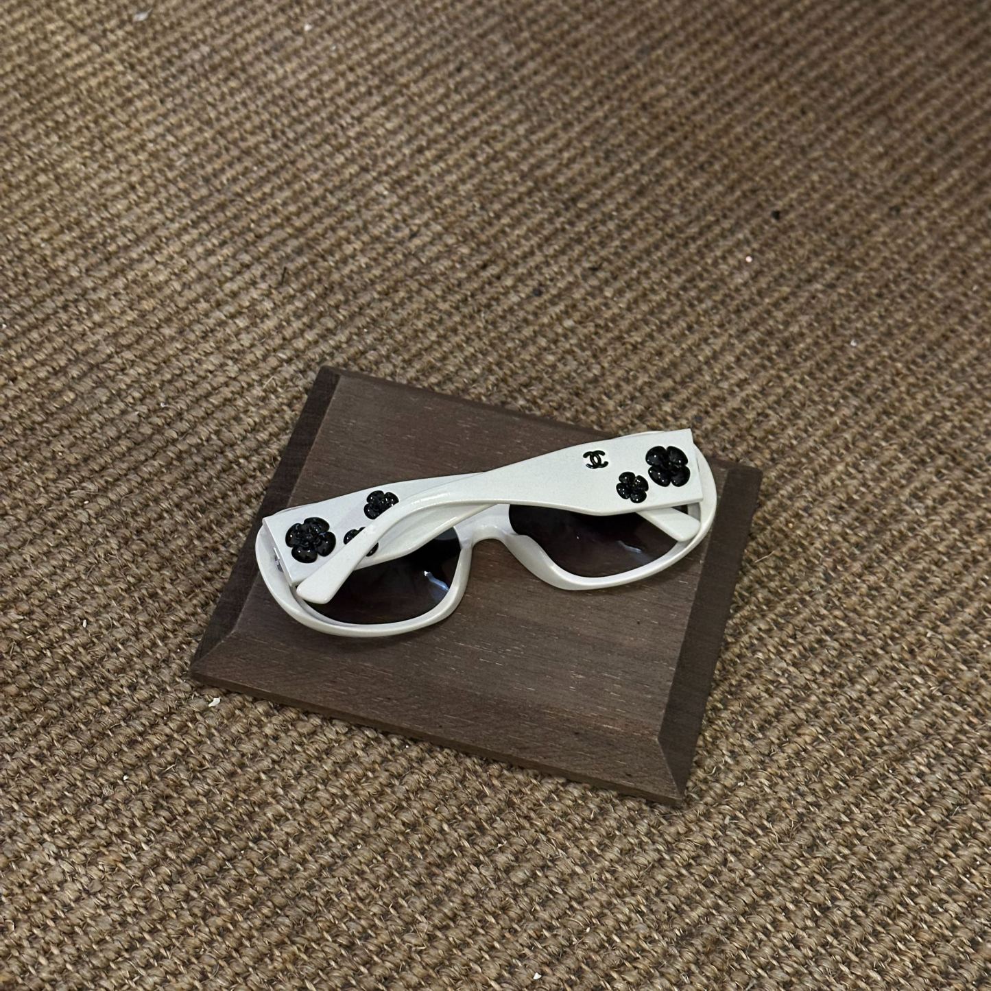 C Camellia White Sunglasses