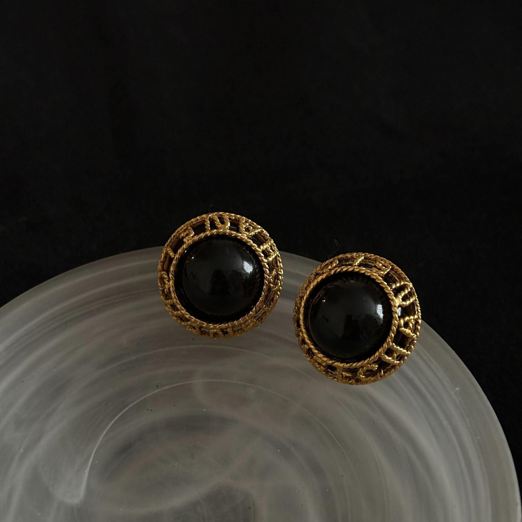 D Pearl hollow letter ear clips