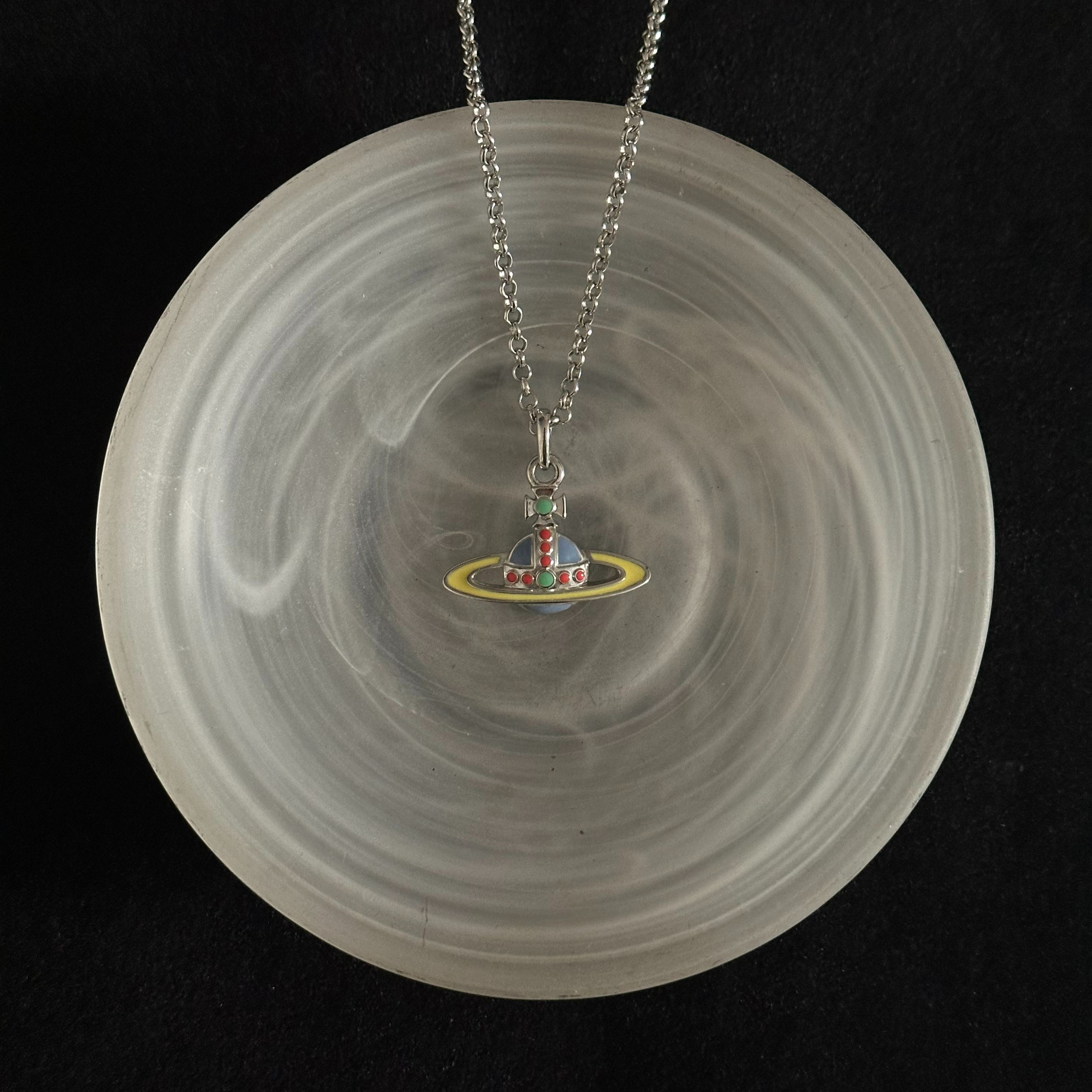 V Enamel Yellow Star Trails Saturn Necklace
