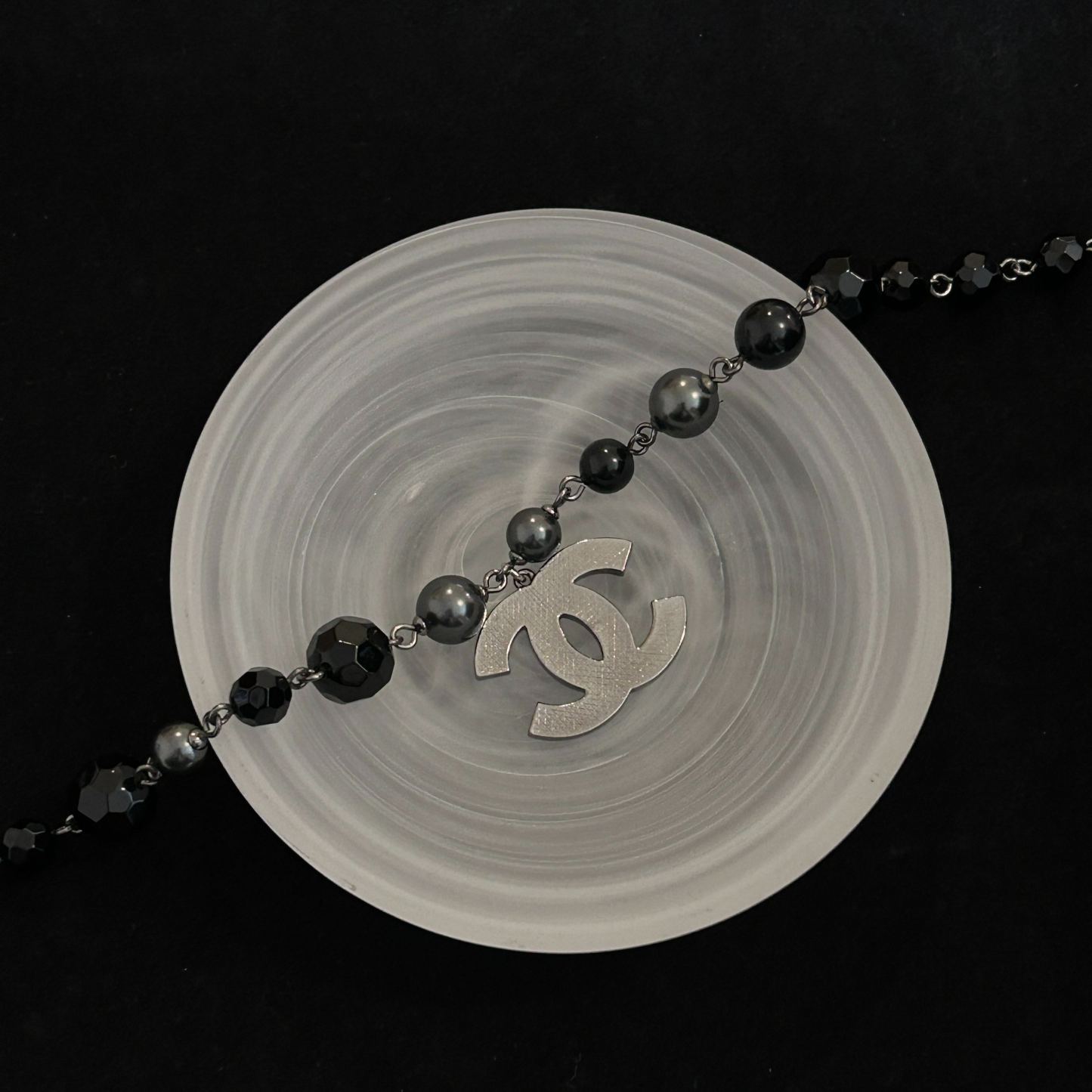 C Black pearl Double C necklace