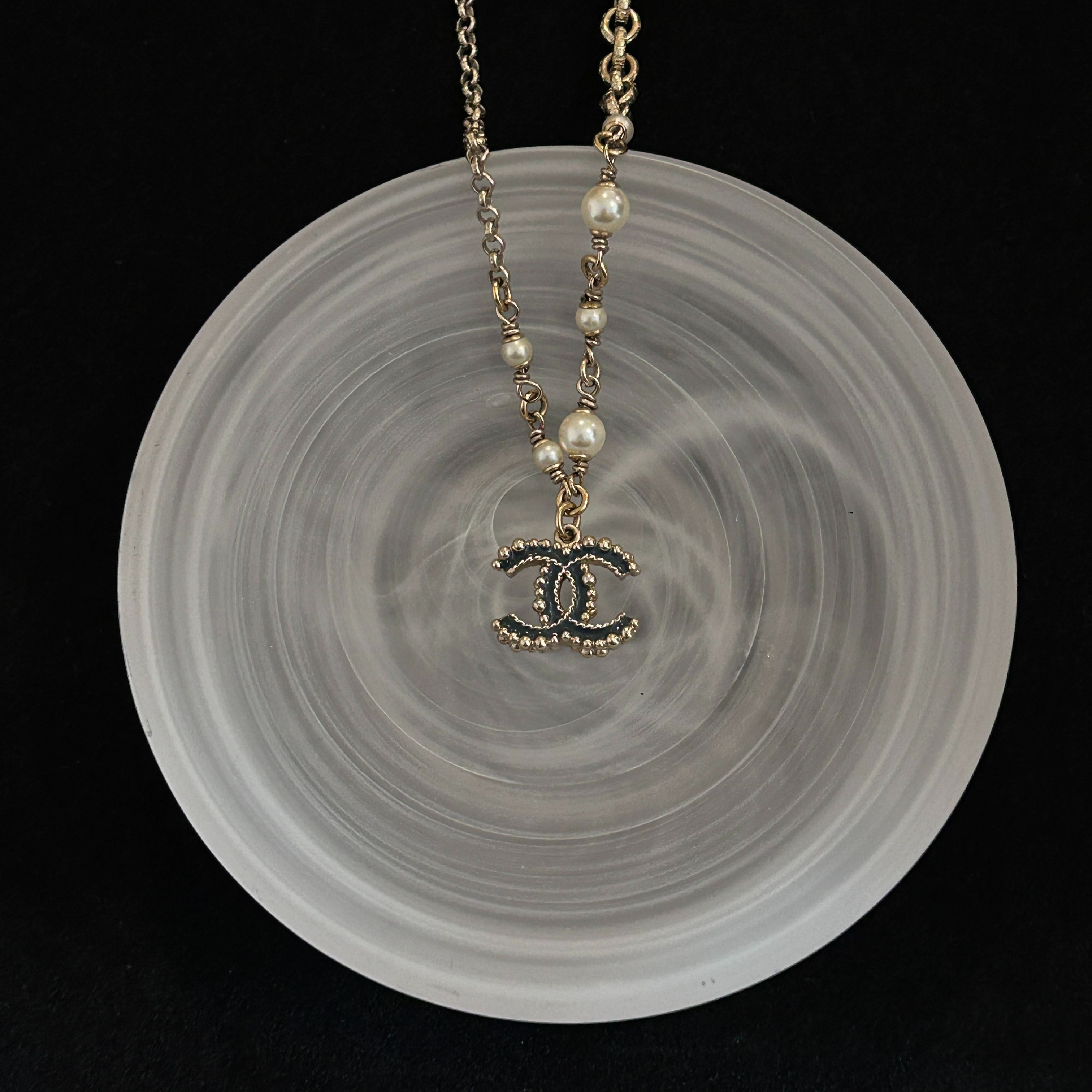 C Pearl oil drop Blue Vintage Necklace