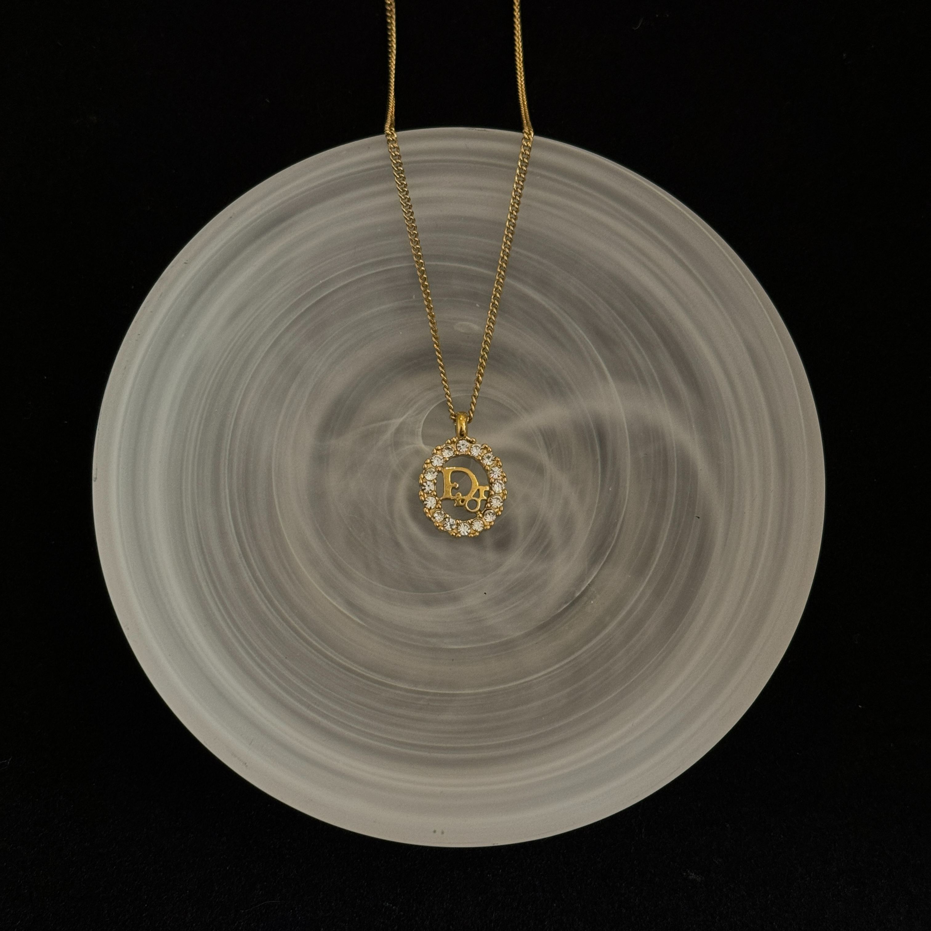 D Oval diamond gold necklace