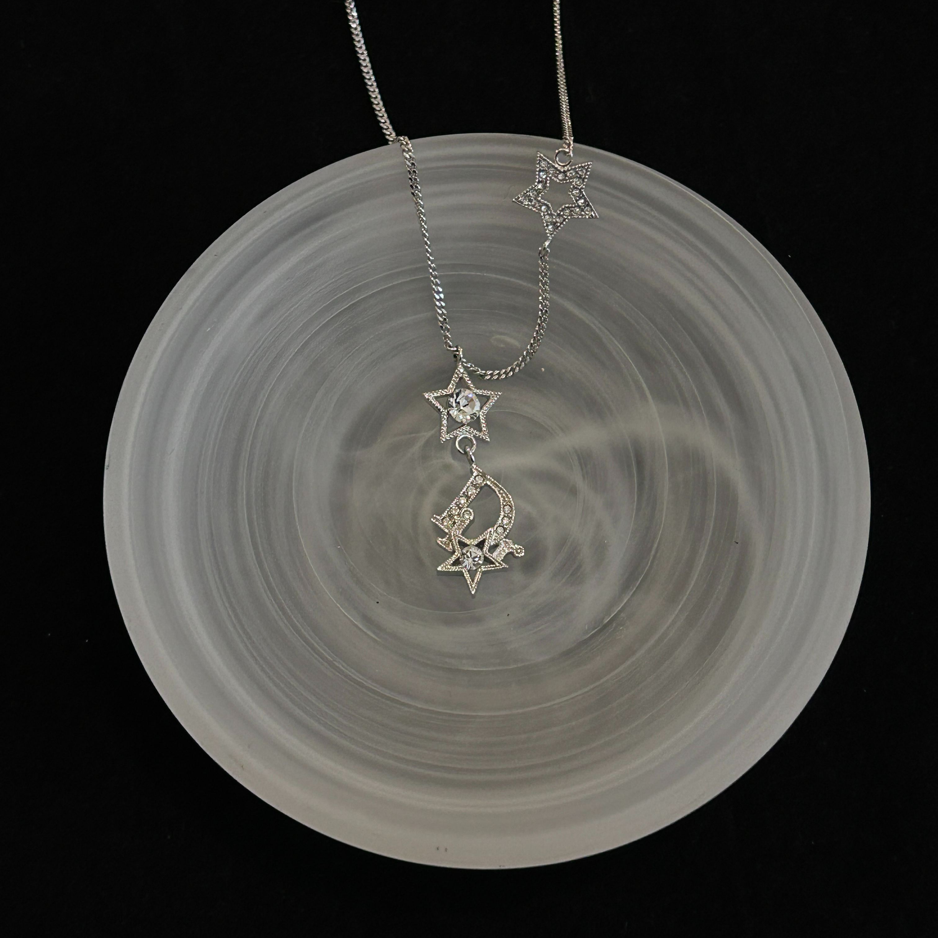 D Star and letter pendant necklace