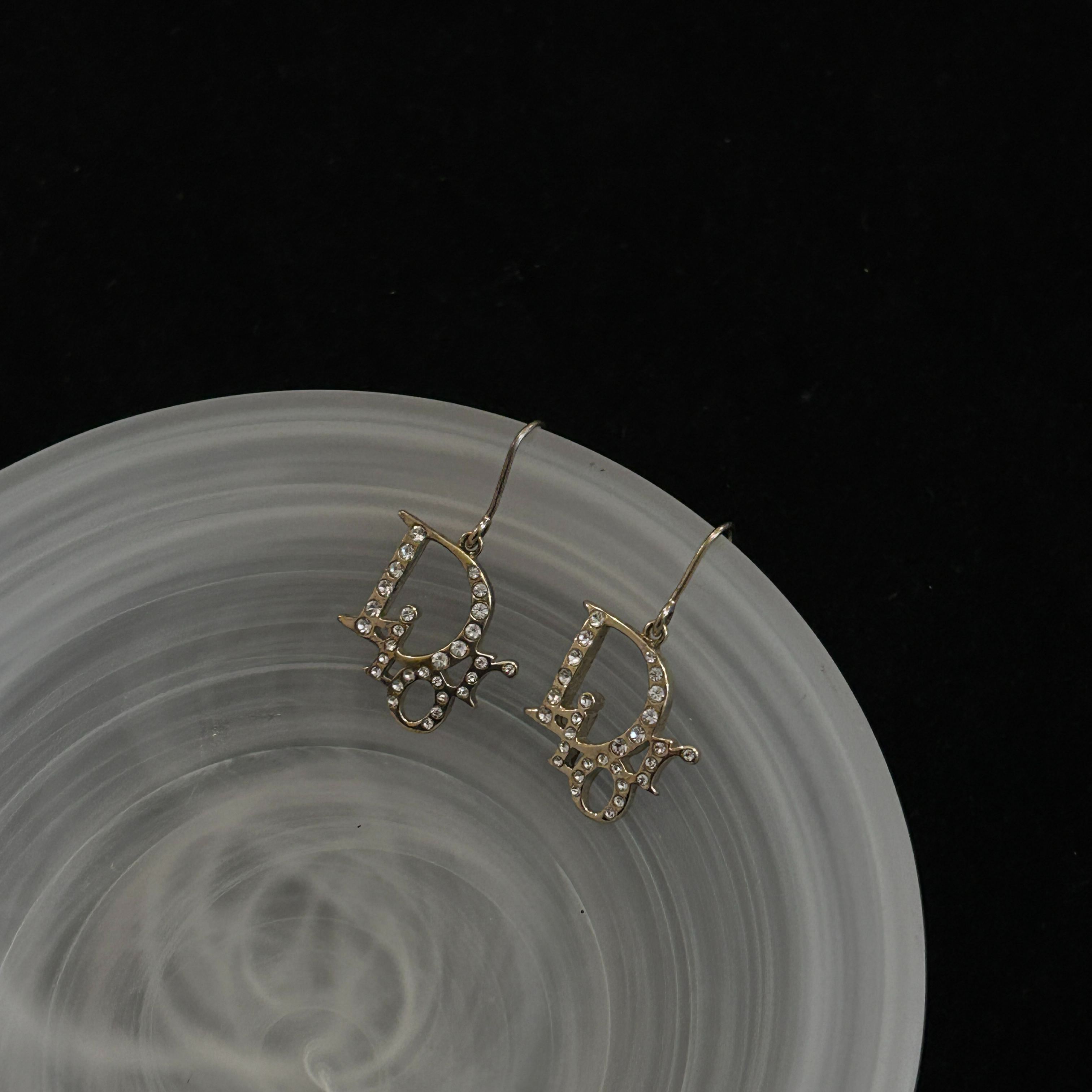 D Logo full diamond earrings