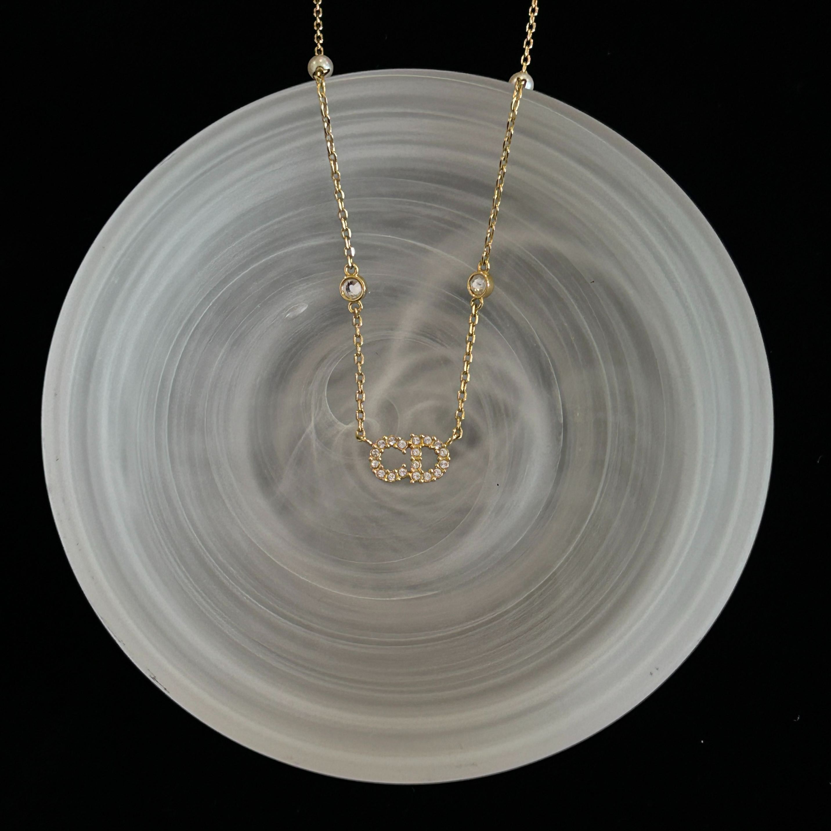 D CD Pearl Rhinestone Necklace