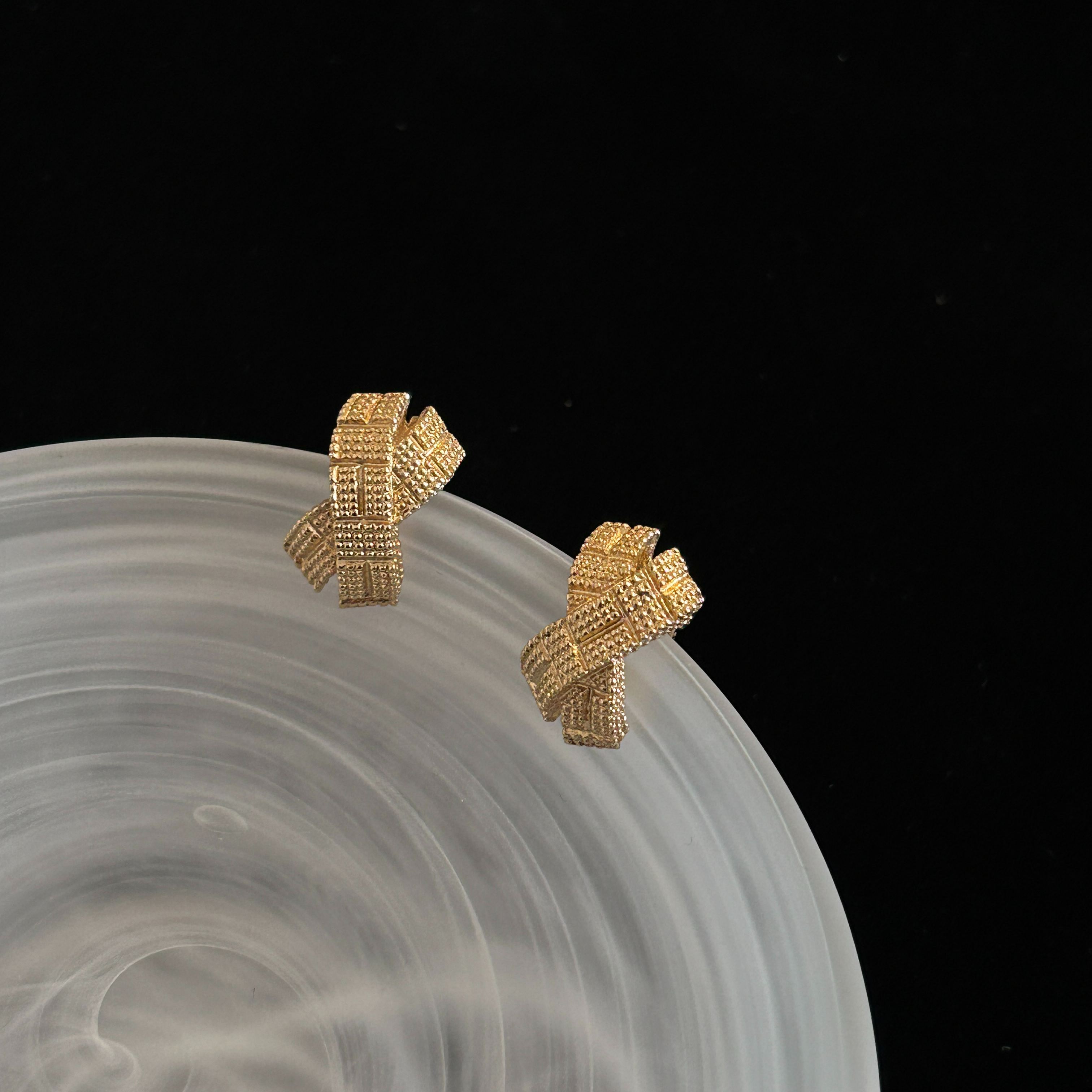 D X Rhinestone Ear Clip