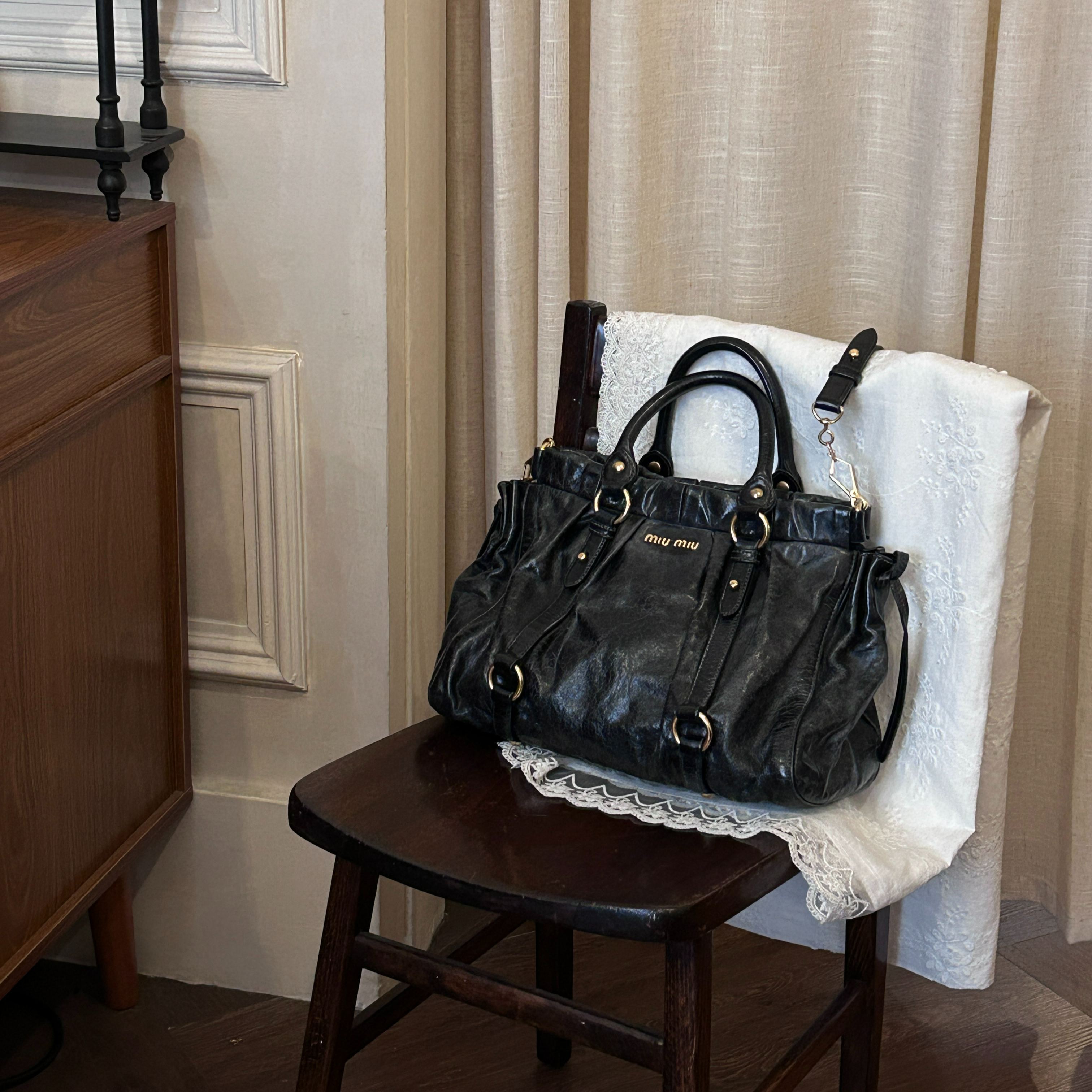 M Black motorcycle bag