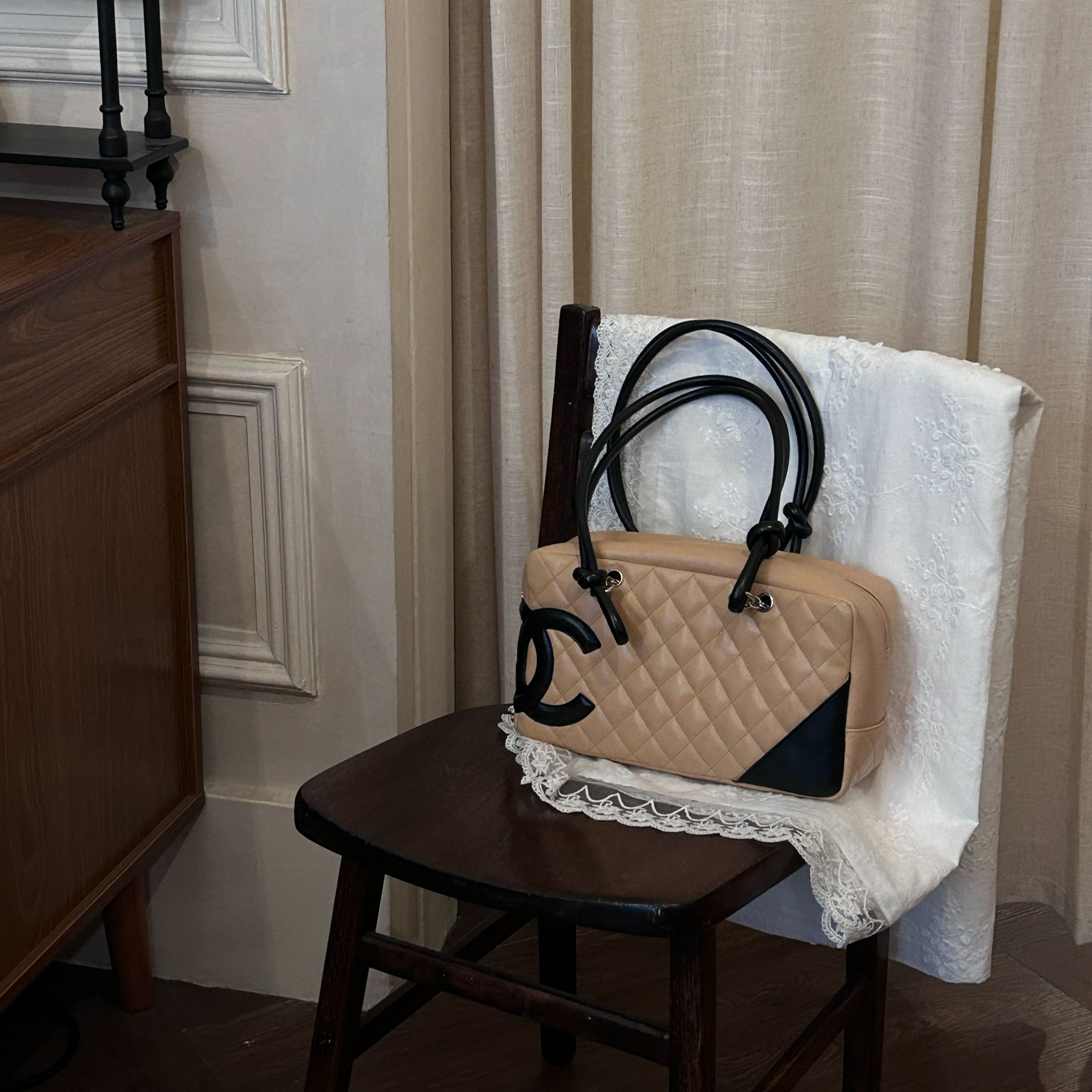 C Milk tea colored Kangpeng pillow bag