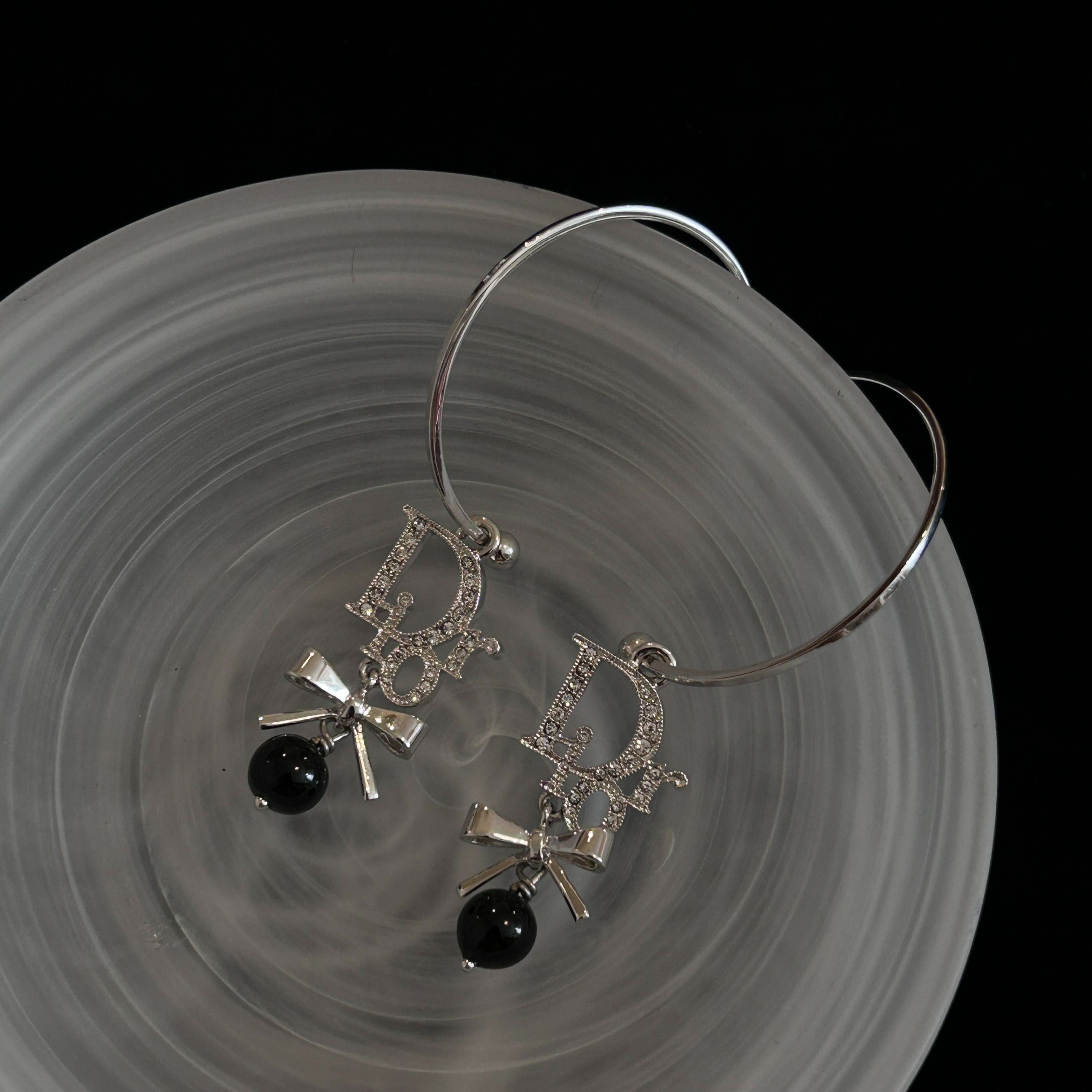 D Bow pendant Black Earrings