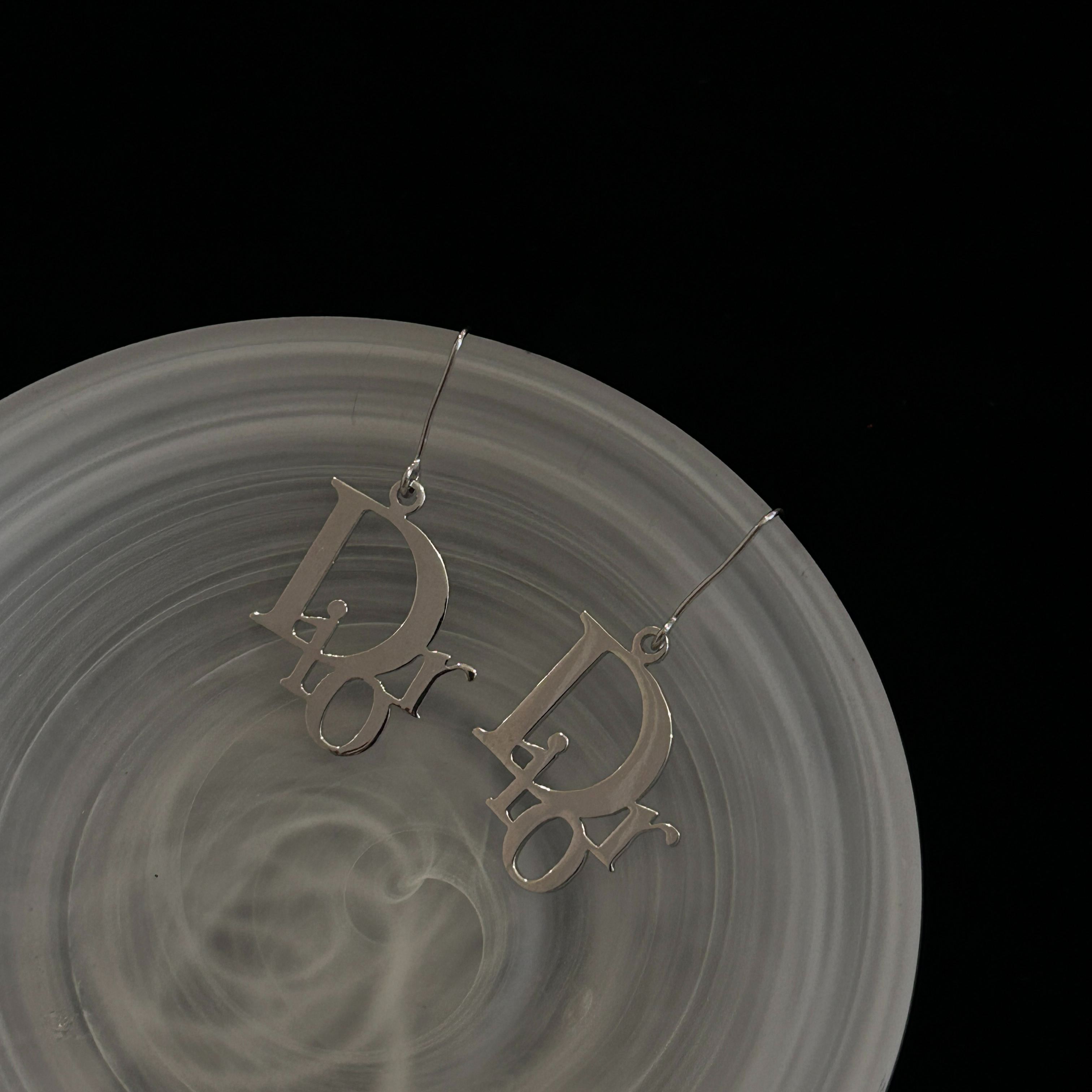 D Logo earrings