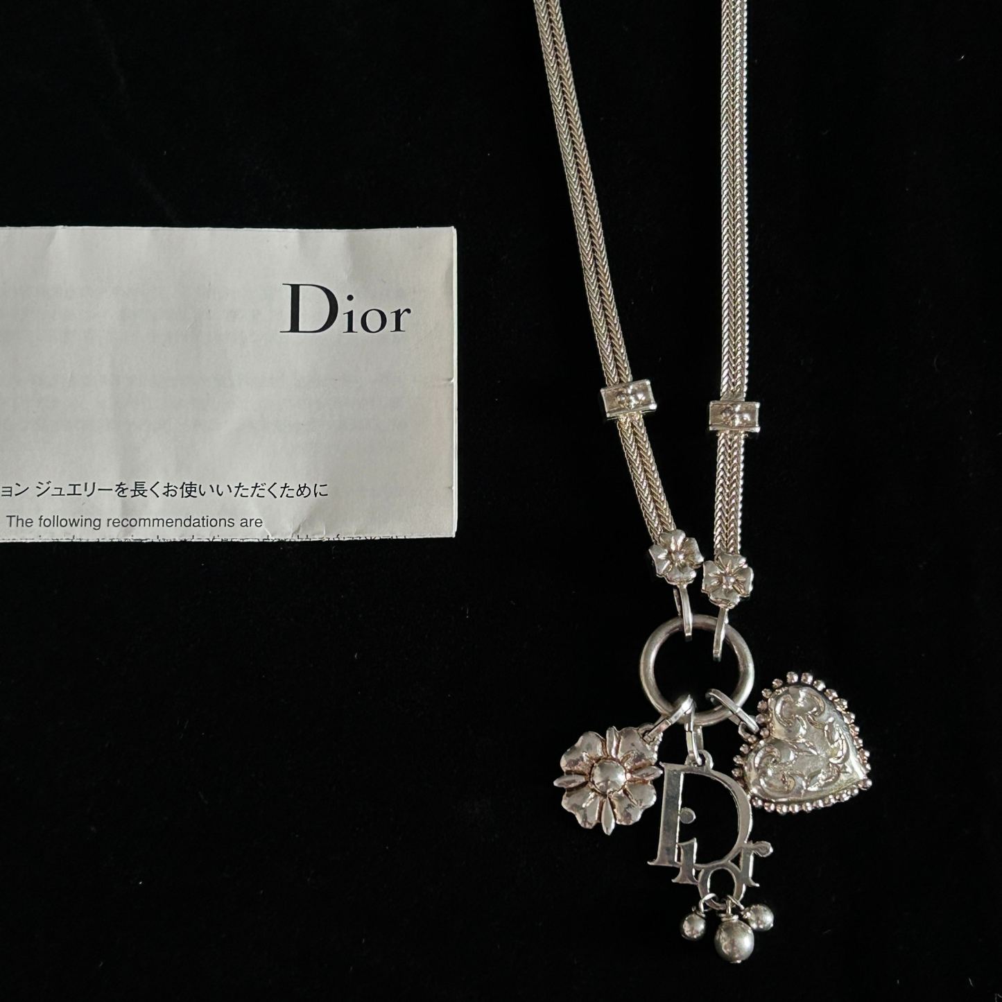 D Heart-shaped logo pendant necklace